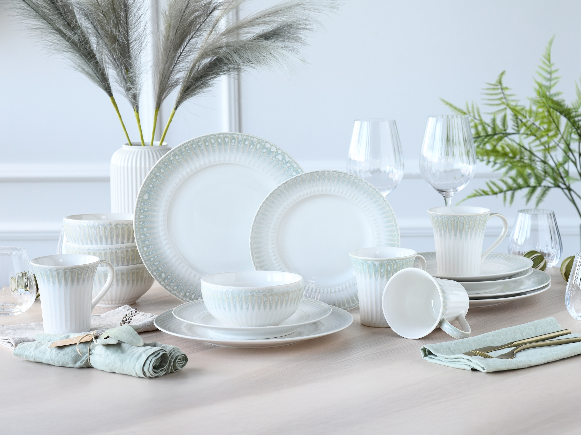 CreaTable Kombiservice »Celadon, Service 16-tlg.« Elegantes Stabrelief, Farbverlauf