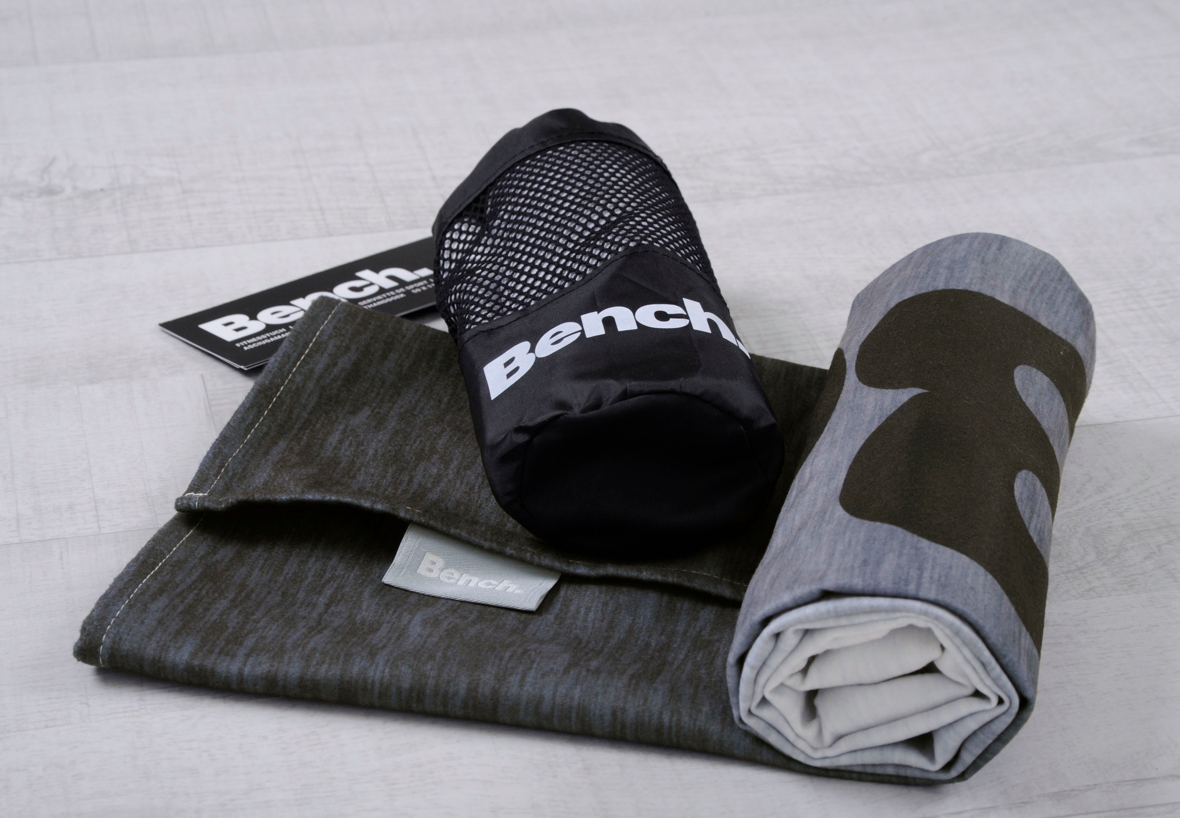 Bench. Sporthandtuch »Bench« Bench Fitnesstuch / Sports Towel mit Überschla günstig online kaufen