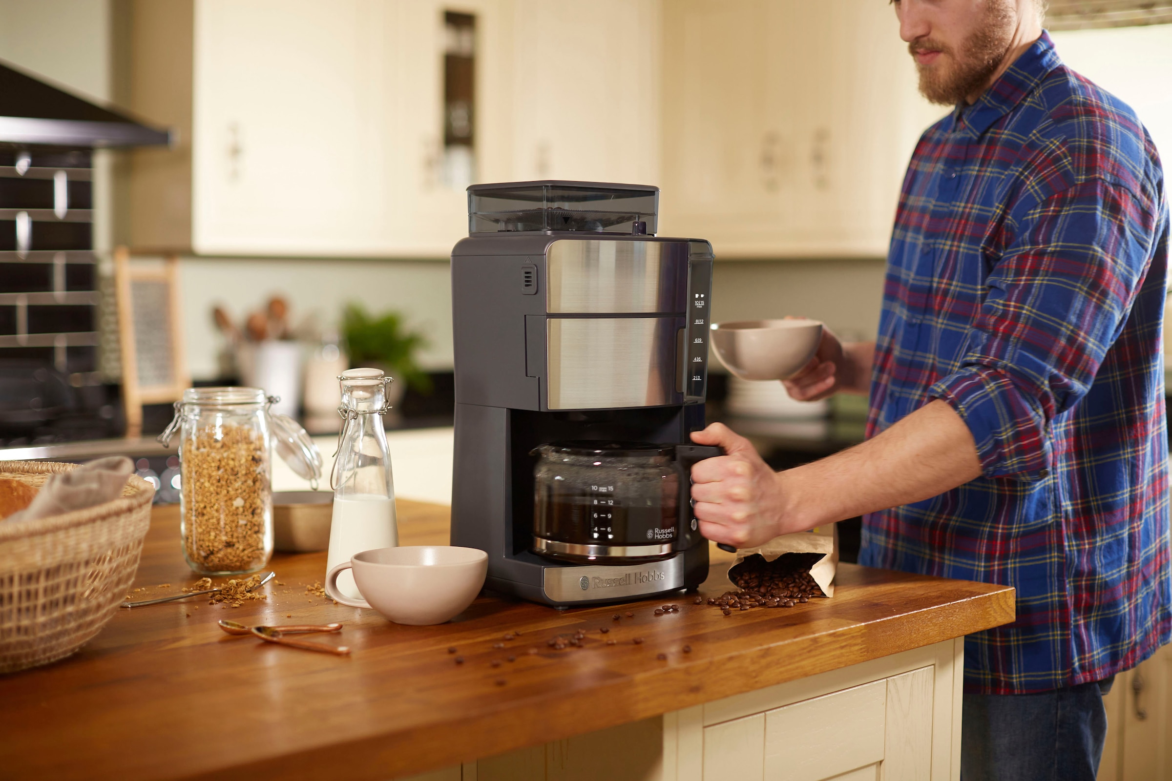 RUSSELL HOBBS Kaffeemaschine mit Mahlwerk »Grind & Brew 25610-56«, 1,25 l Kaffeekanne, Papierfilter, 1x4