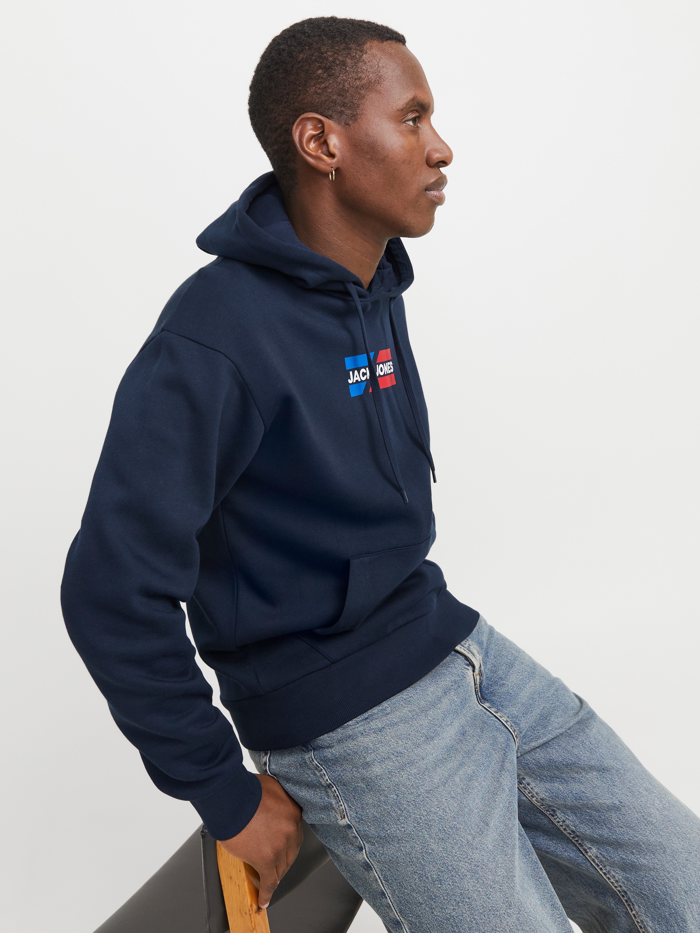 Jack & Jones Kapuzensweatshirt »JJECORP GRAPHIC SWEAT HOOD NOOS«, mit Logo Print