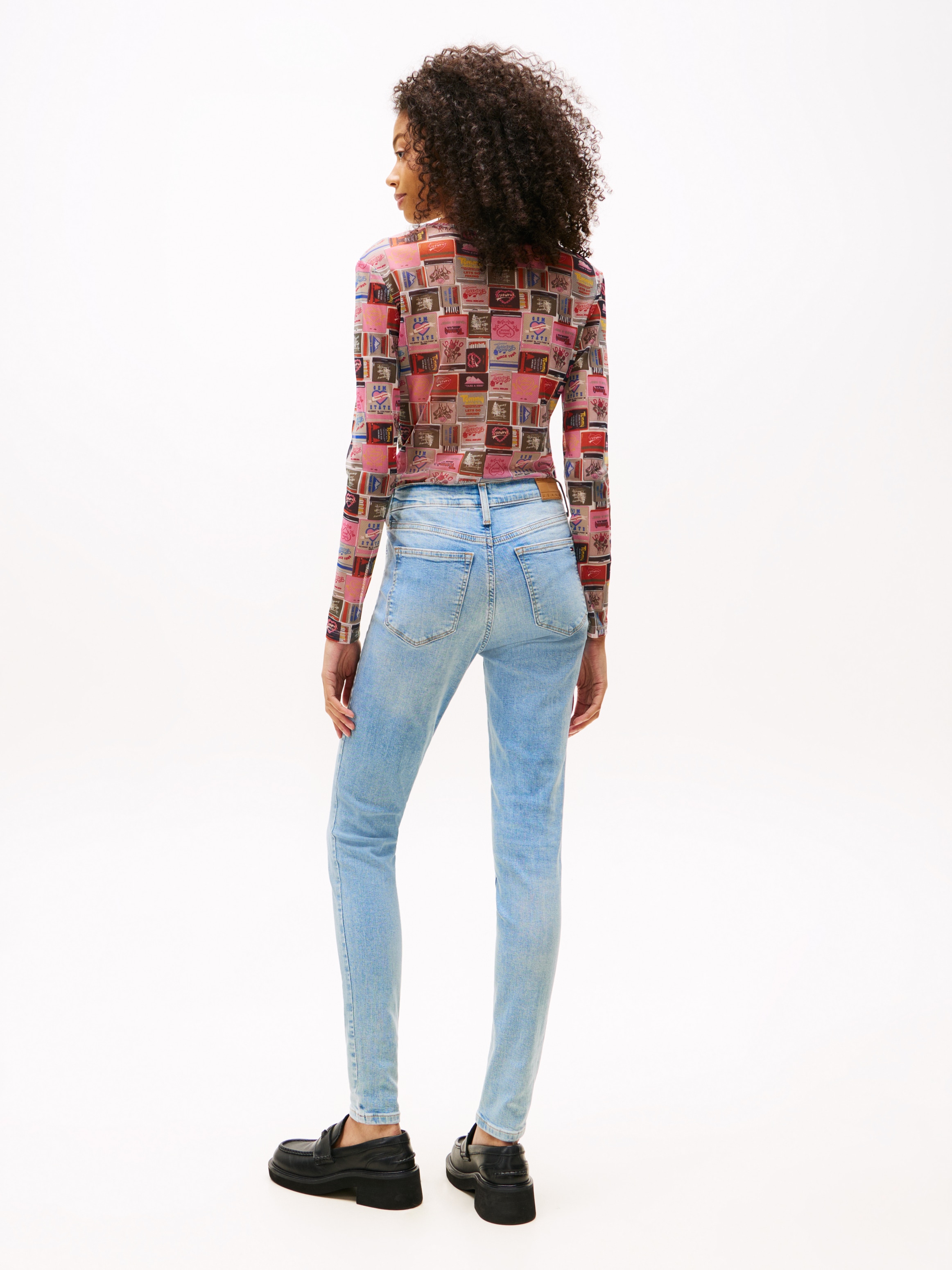 Tommy Jeans Skinny-fit-Jeans »NORA MR SKNY AH1280« mit Logo-Badge, Mid Rise