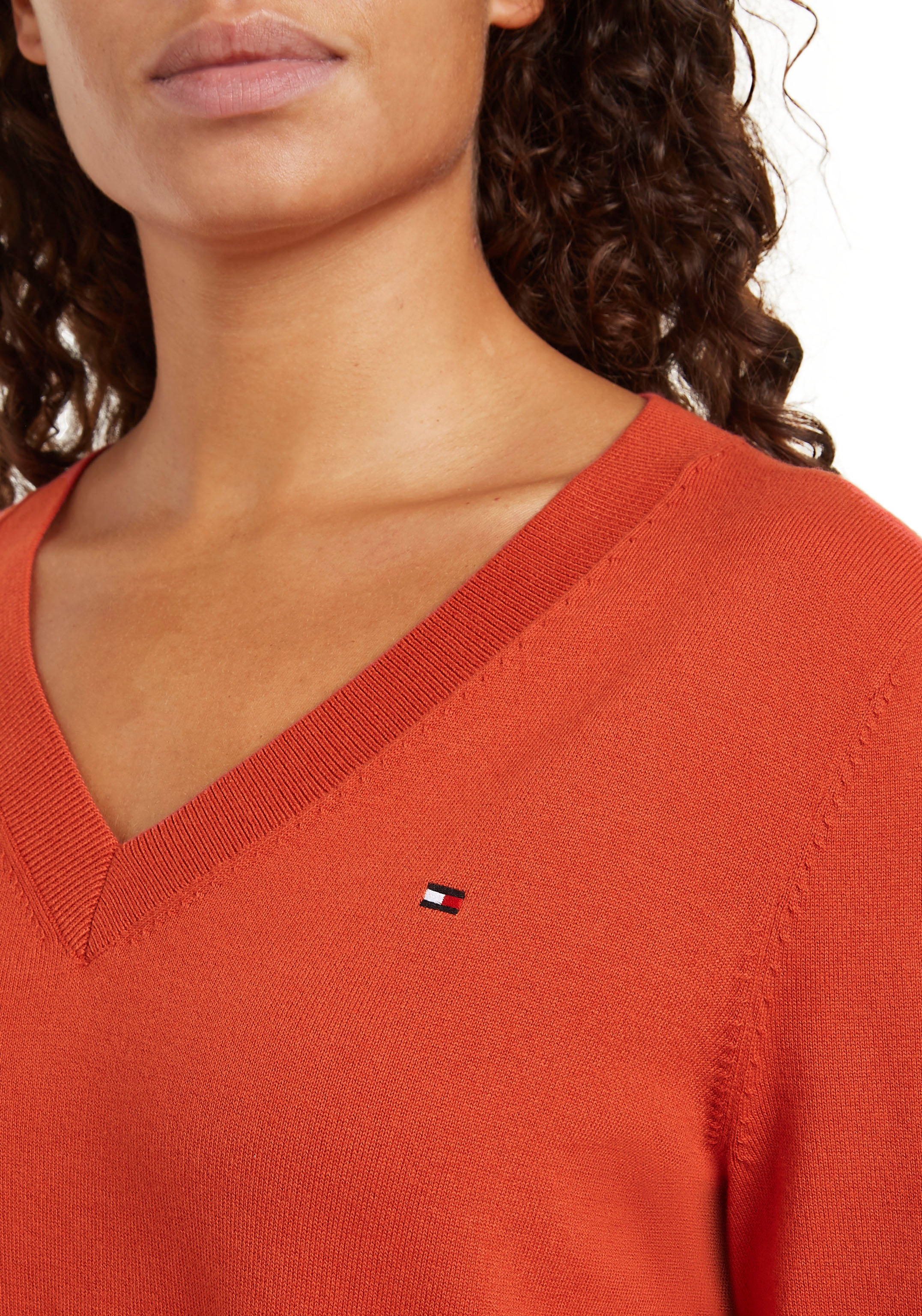 Tommy Hilfiger V-Ausschnitt-Pullover, mit Logo-Stickerei