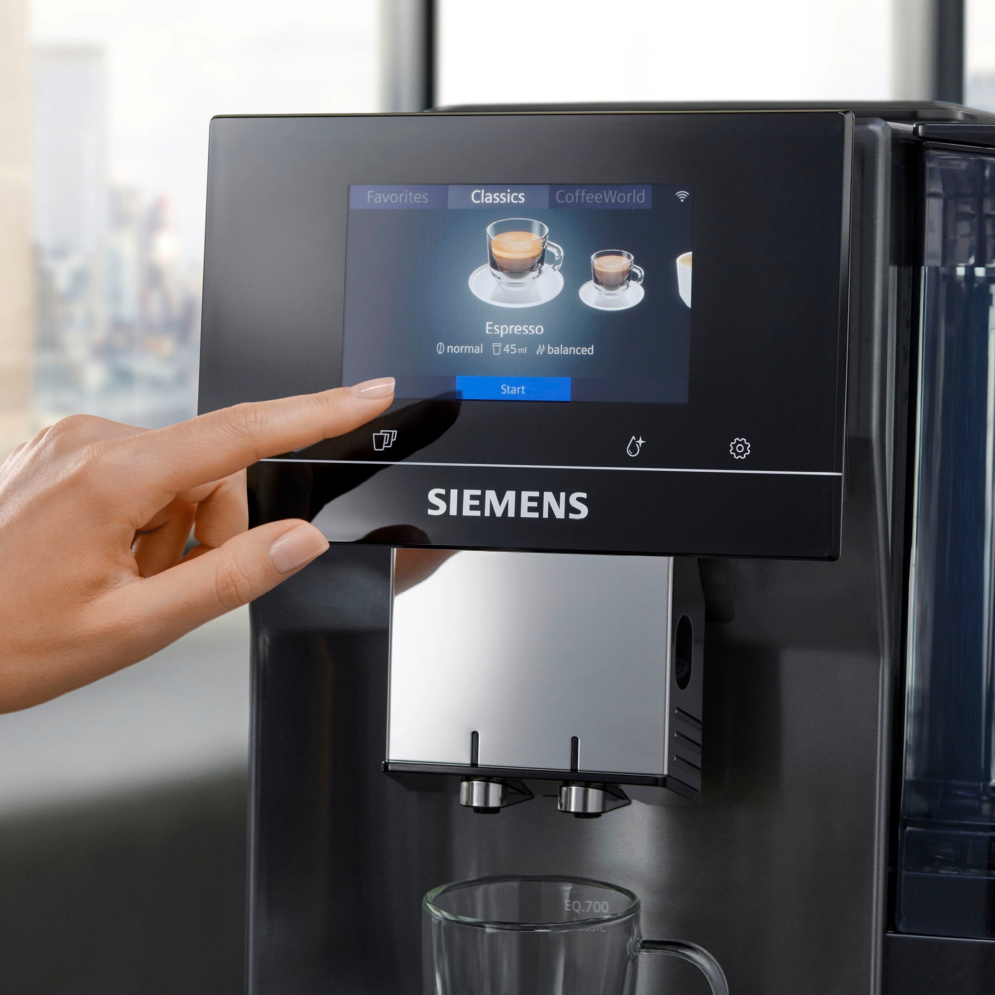 Milchsystem-Reinigung kaufen SIEMENS Full-Touch-Display, 15 Profile Kaffeevollautomat bis speicherbar, classic »EQ700 TP707D06«,
