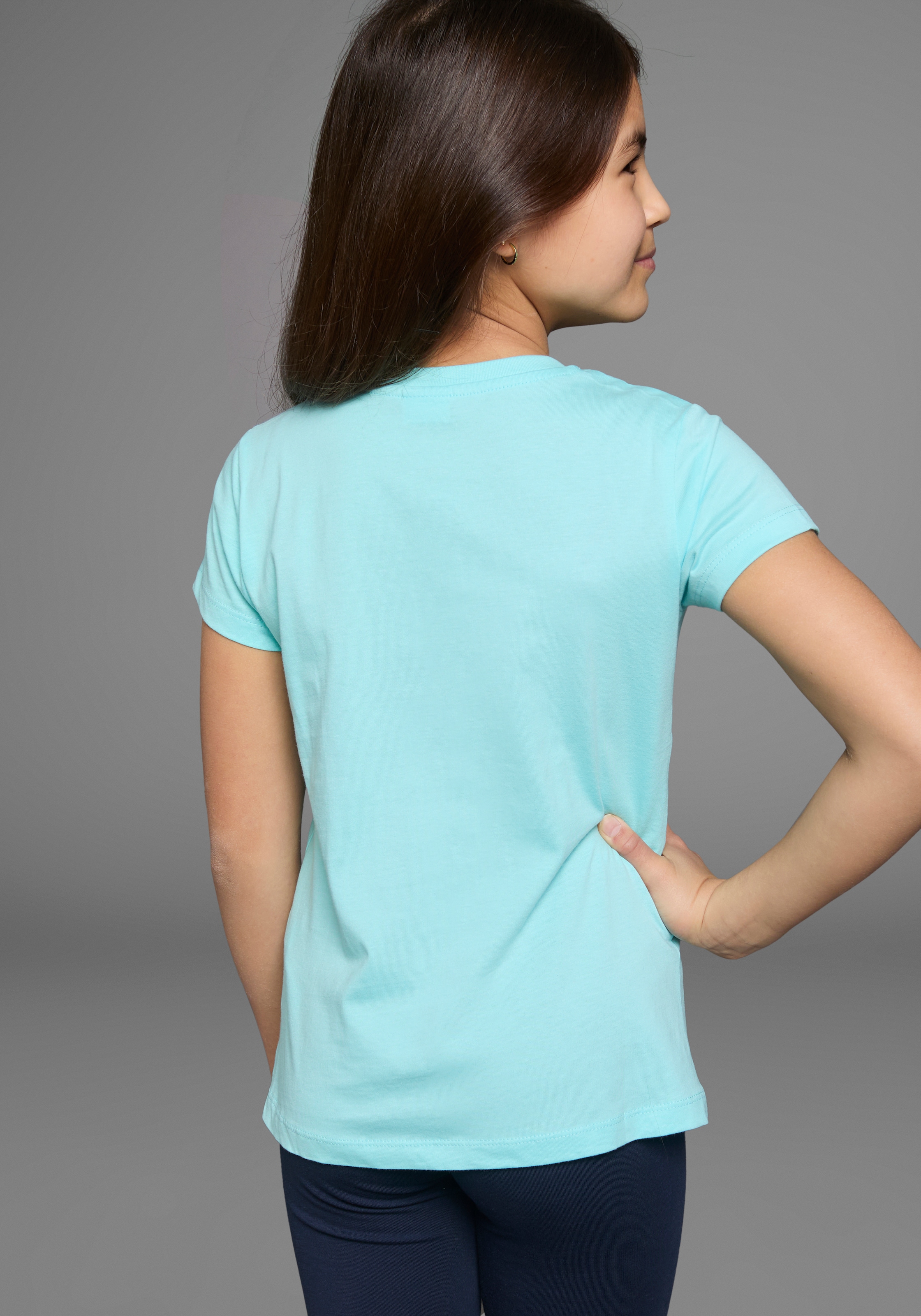 KangaROOS T-Shirt »mit Paillettenapplikation«, Kurzarm, taillierter Schnitt, mit Logodruck und Pailletten