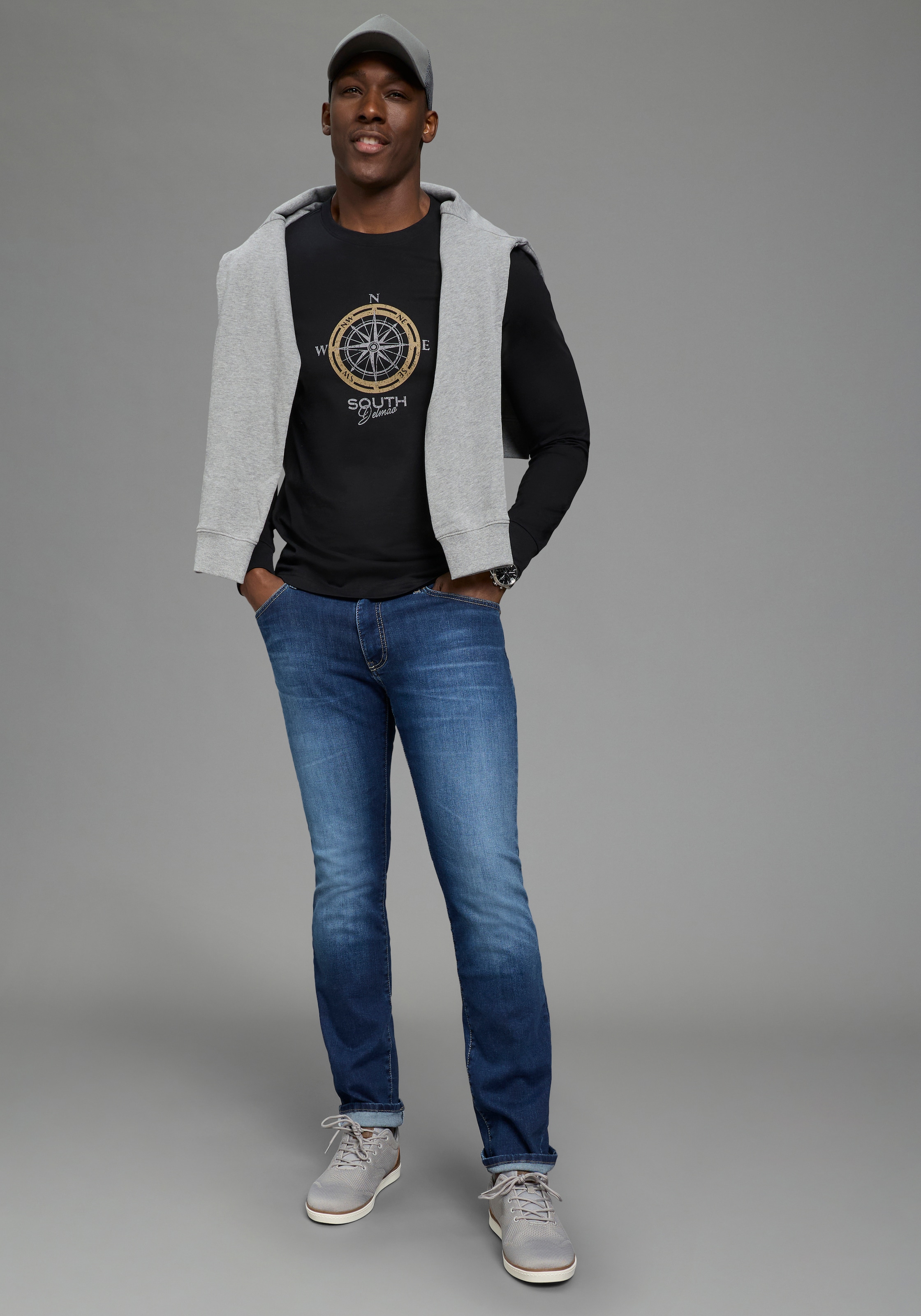 DELMAO Rundhalsshirt »Neue Kollektion« casual Stil, langarm, schmale Passform, mit Print
