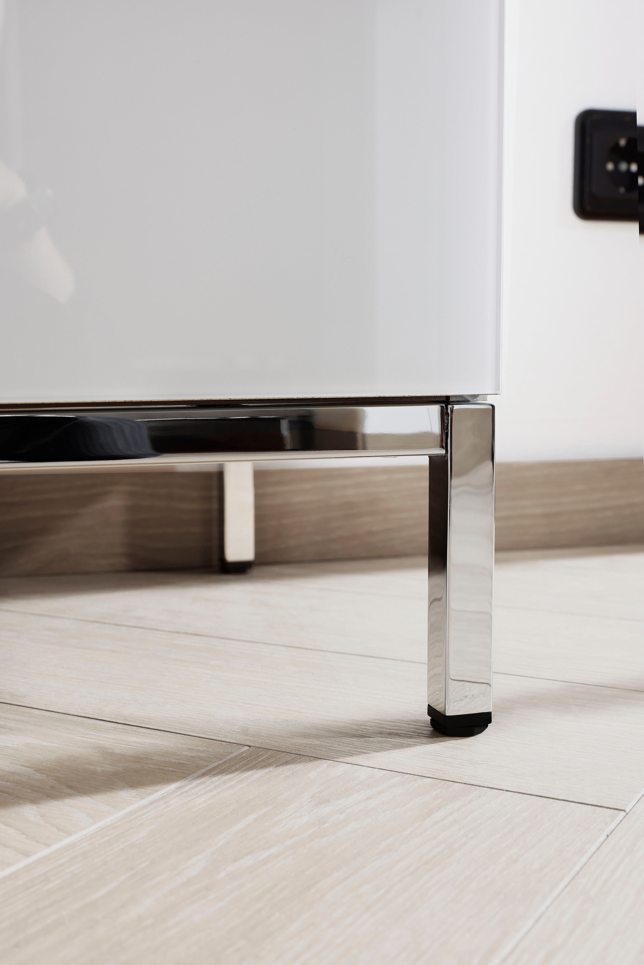 rauch Schubkastenkommode »Kommode Türkommode Sideboard Kombikommode FLIPP mit Glasfront«, (Breite 160/180 cm mit 4 Einlegeböden), 2-türig, 5 Schubladen, Soft-Close, Oberboden und Front Glas, 2 Breiten