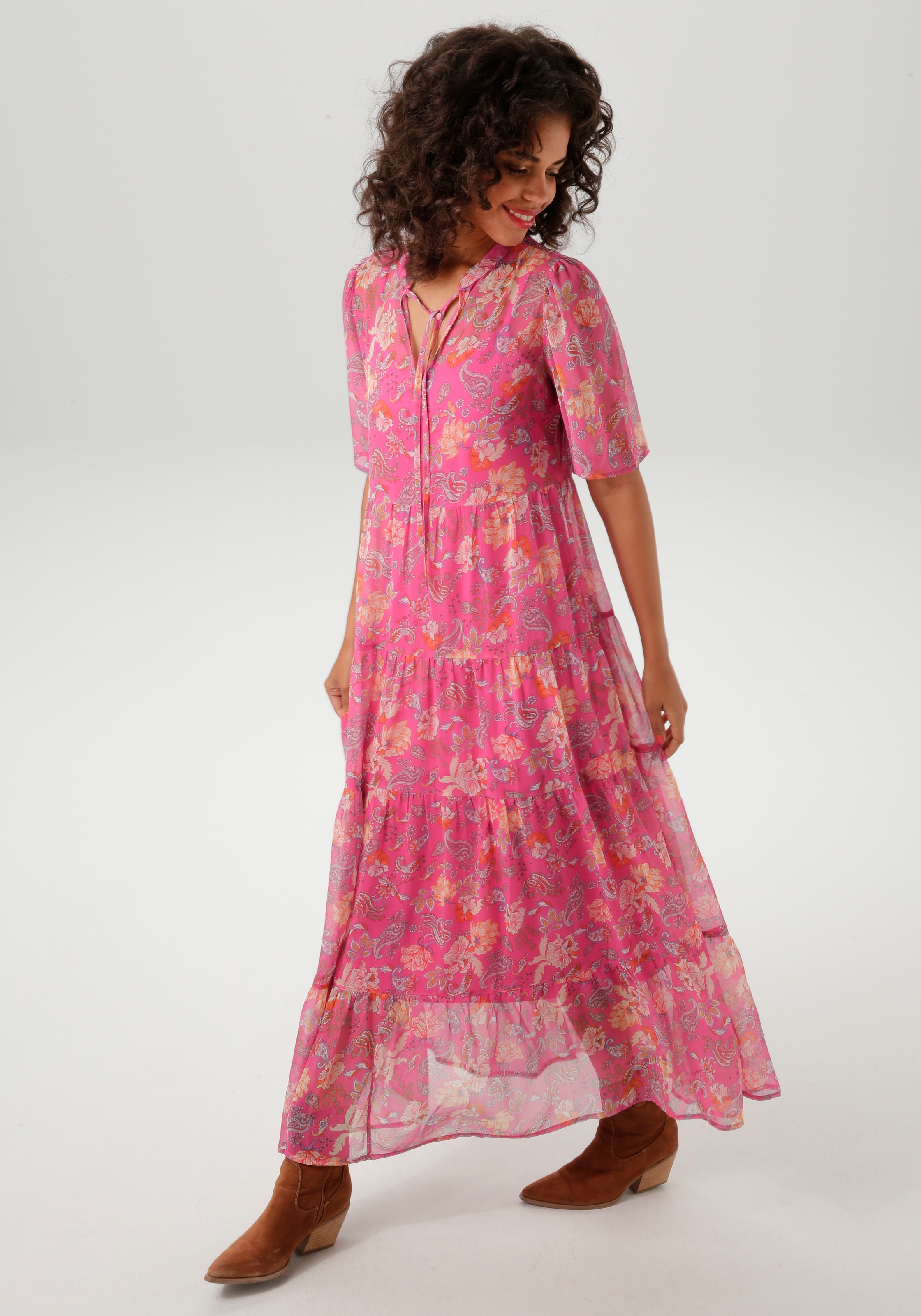 Aniston CASUAL Sommerkleid, mit fantasievollem Blumen- und Paisley-Druck
