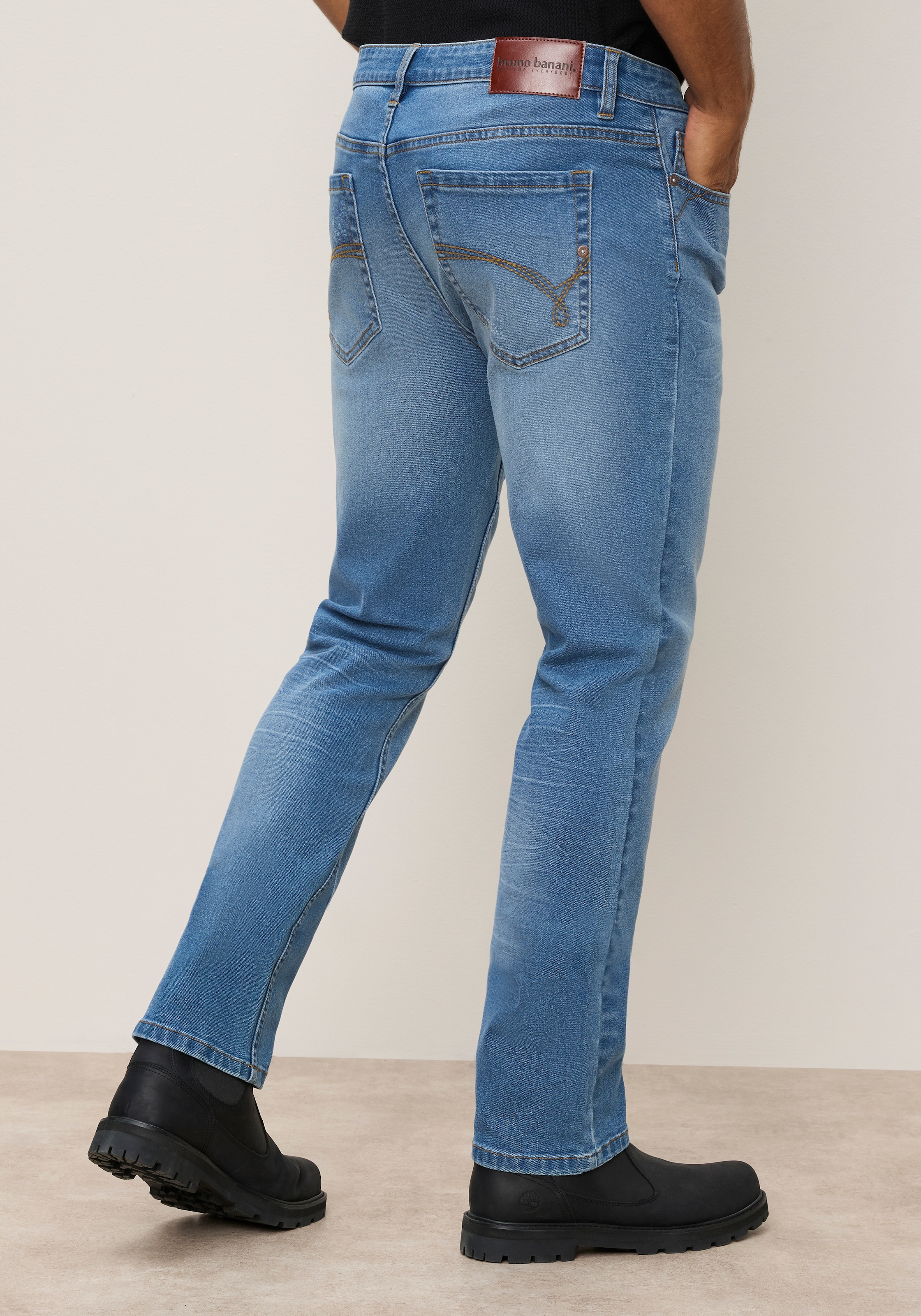 Bruno Banani Slim-fit-Jeans »Liam« mit schmaler Beinform, niedrige Leibhöhe, in 32 und 34 Inch