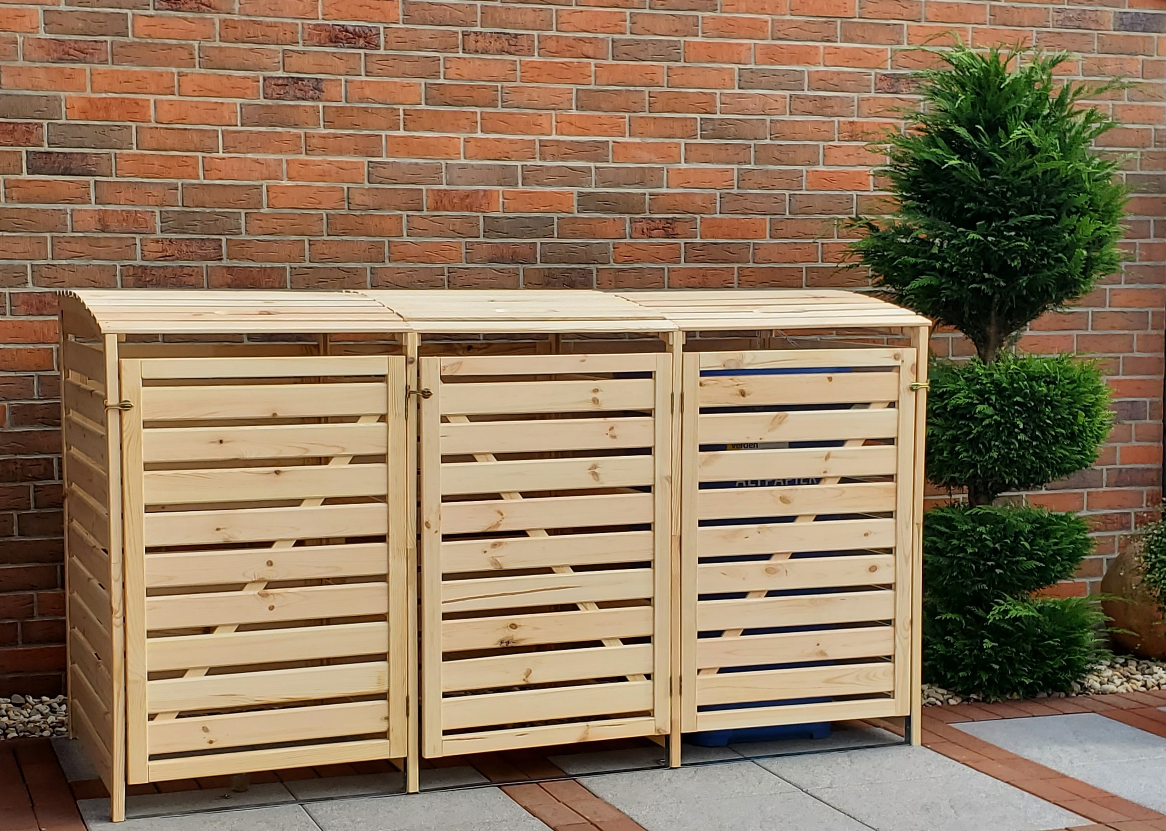 promadino Mülltonnenbox »Vario III«, für 3 Tonnen, robust aus ökologisch, zertifiziertem Kiefernholz