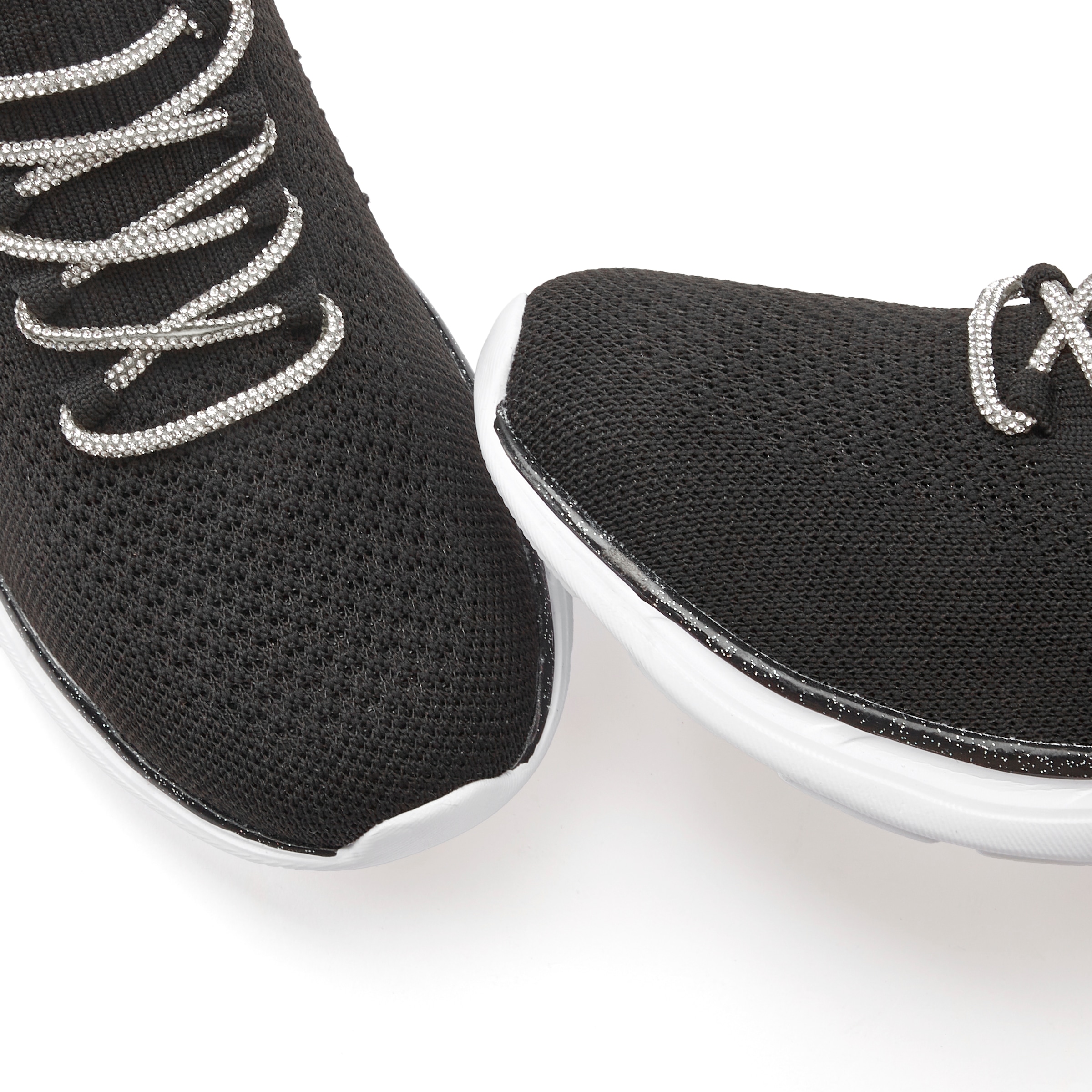 LASCANA Sneaker, mit modischer Glitzerschnürung VEGAN