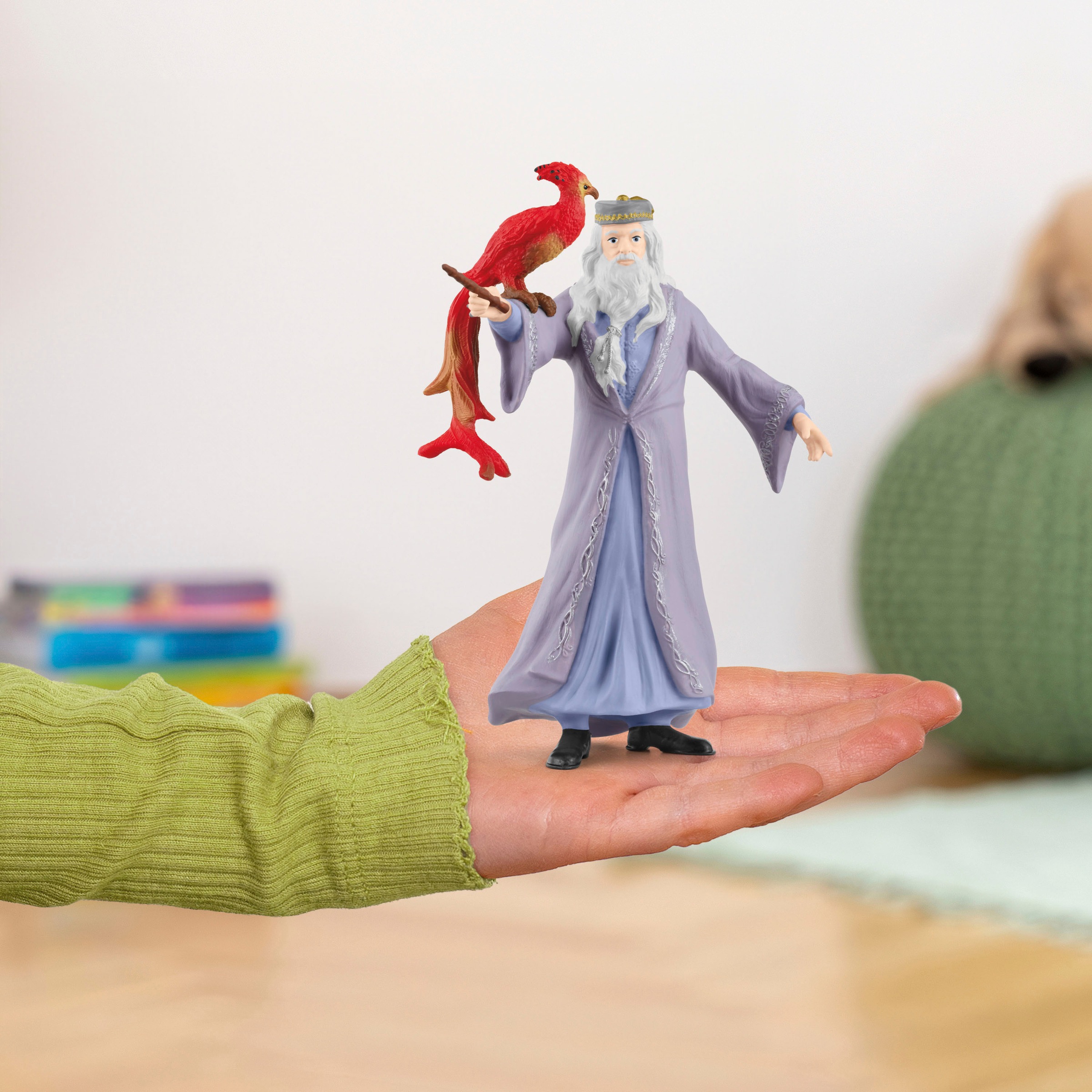 Schleich® Spielfigur »WIZARDING WORLD, Harry Potter™, Dumbledore™ & Fawkes (42637)«, Made in Europe