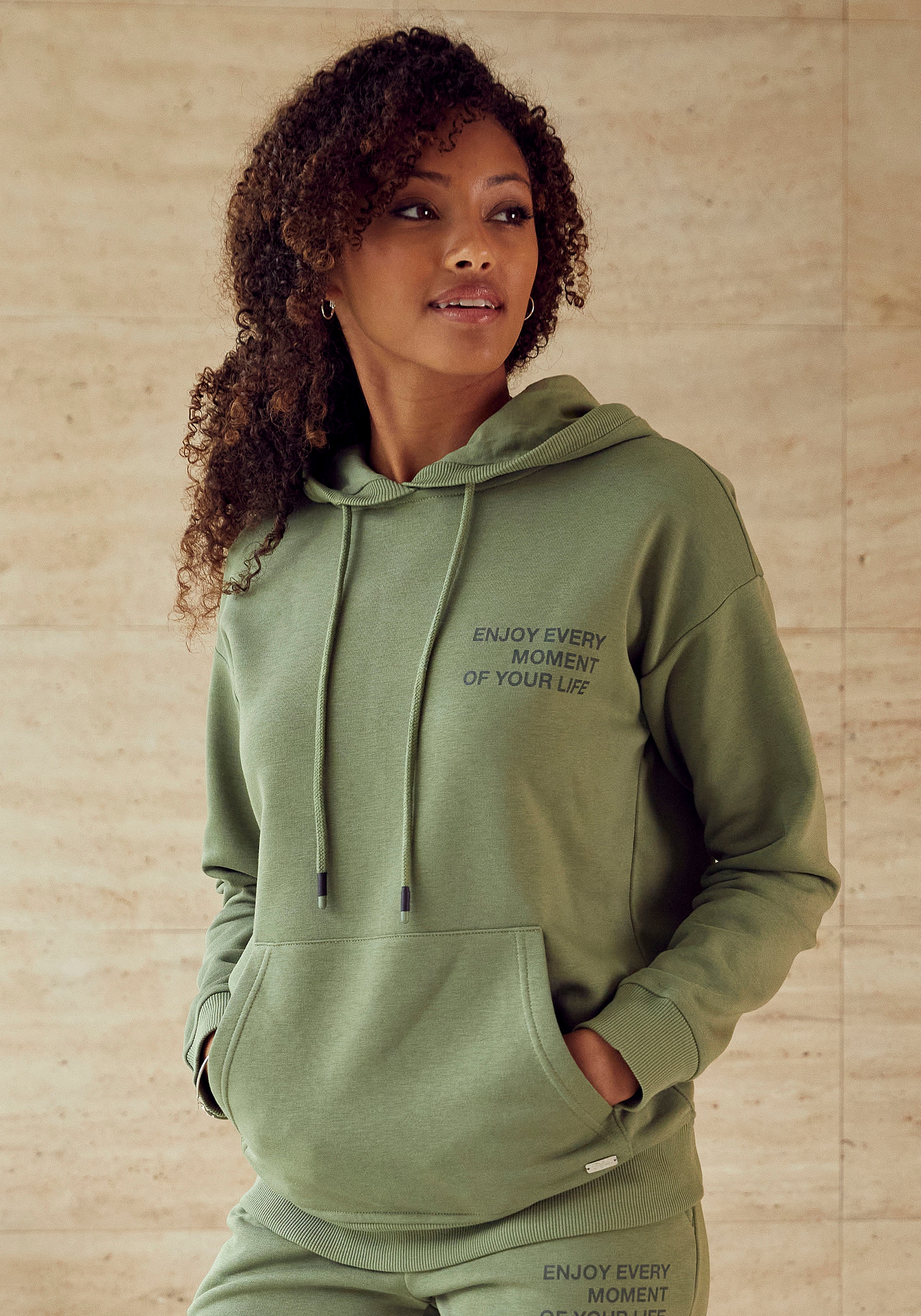 Buffalo Hoodie, mit Statement Druck, Loungeanzug