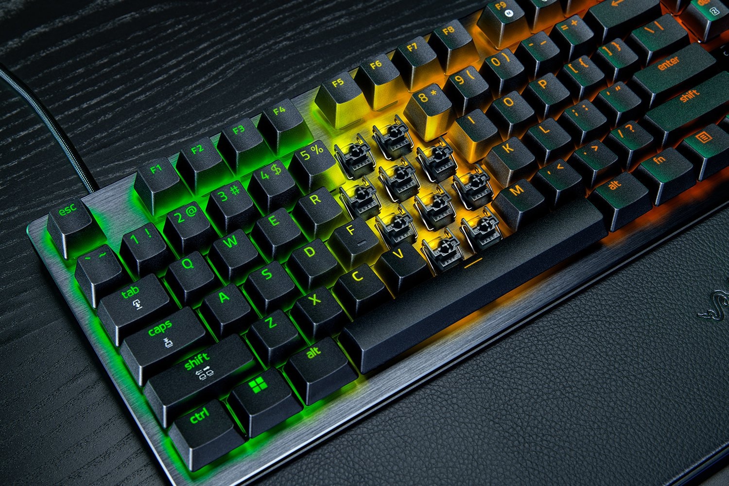 RAZER Gaming-Tastatur »Huntsman V3 Pro 8KHz (Volle Größe)« (Fn-Tasten | Gaming-Modus | Handgelenkauflage | Profil-Speicher | USB-Anschluss | Ziffernblock)