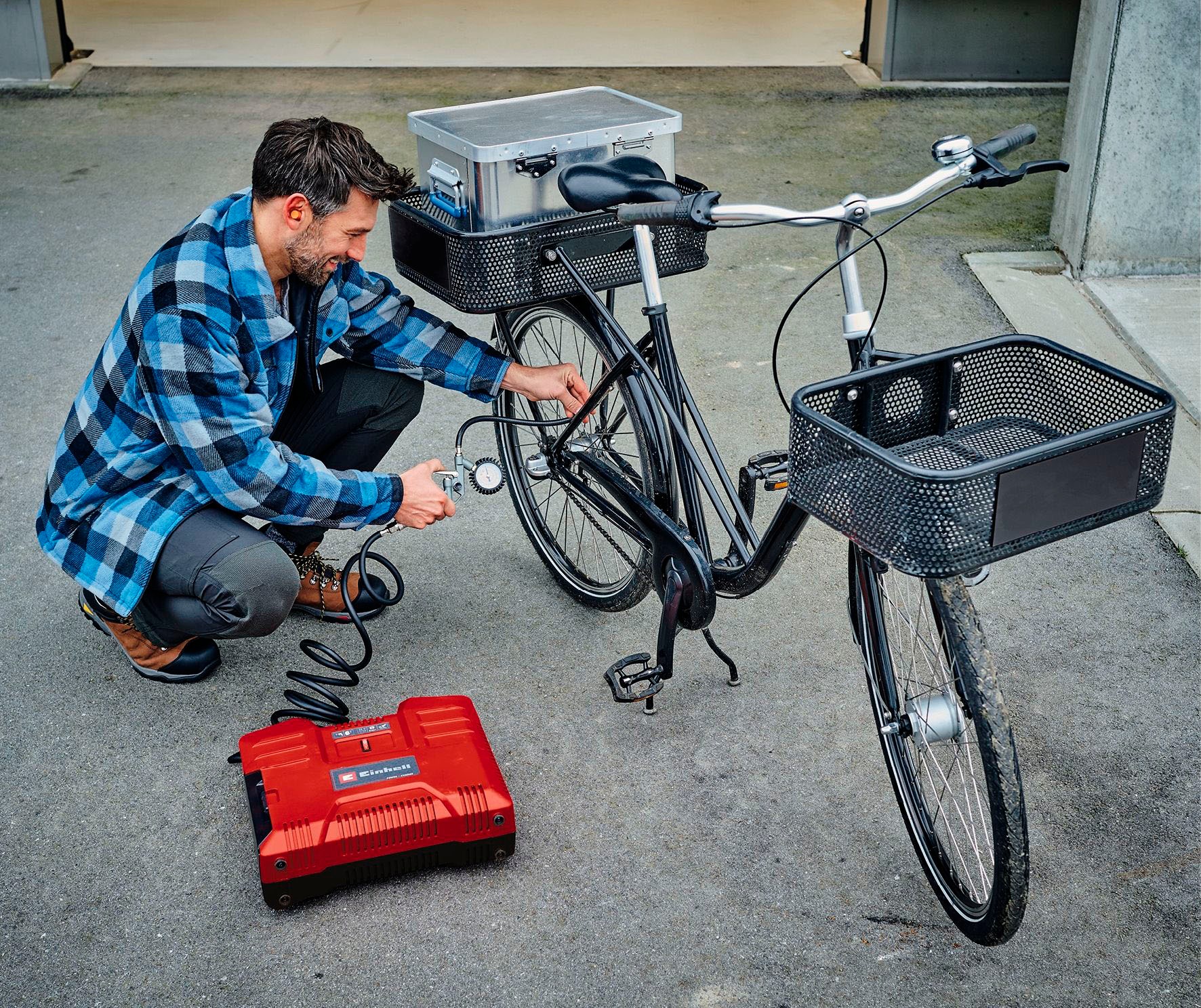 Einhell Koffer-Kompressor »TE-AC 36/8 Li OF Set-Solo«, ohne Akku und Ladegerät, inkl. Aufbewahrungskoffer