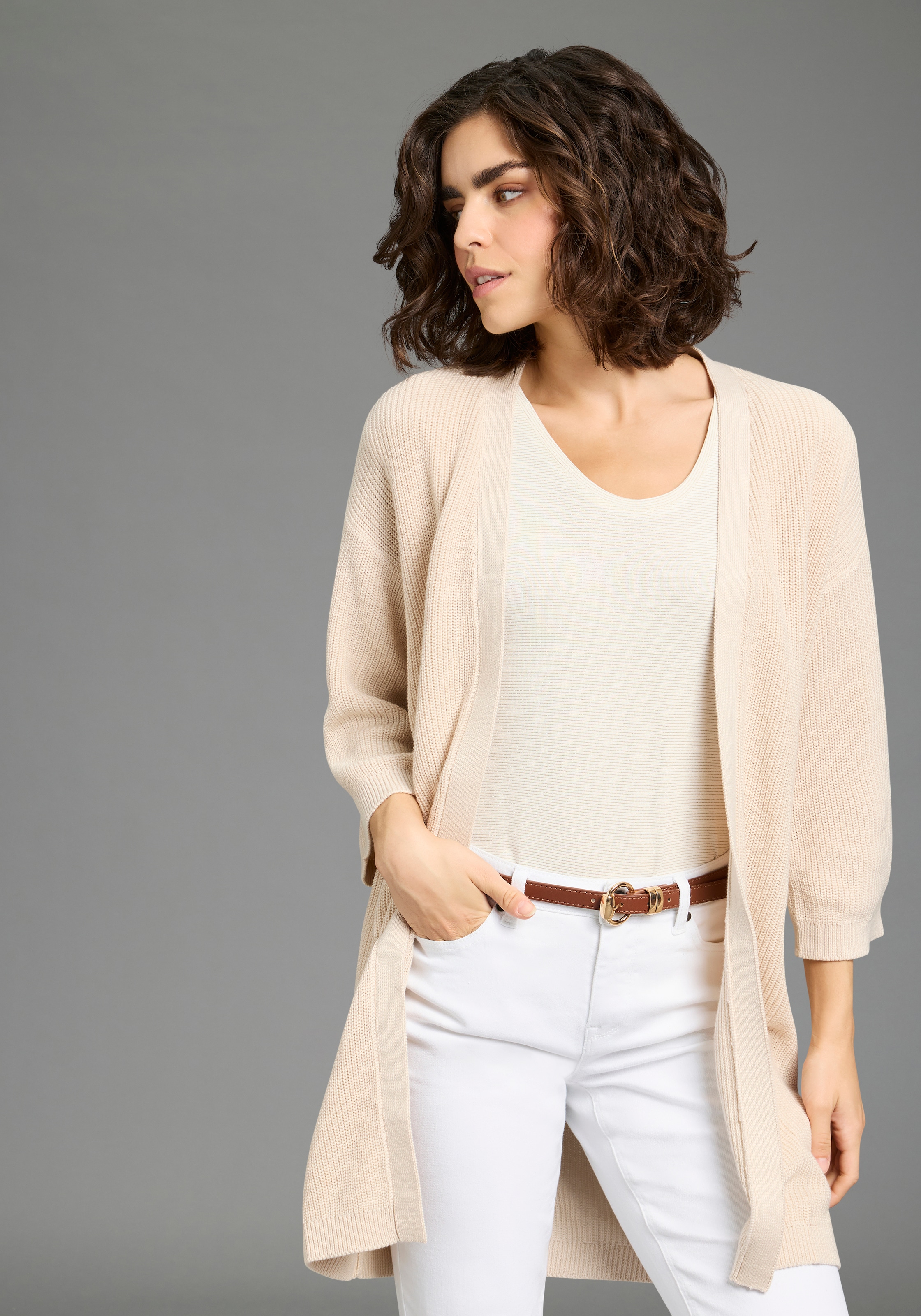 Laura Scott Strickjacke »aus luftig-lockerem Sommerstrick« mit lässigem Schnitt und 3/4 Ärmel