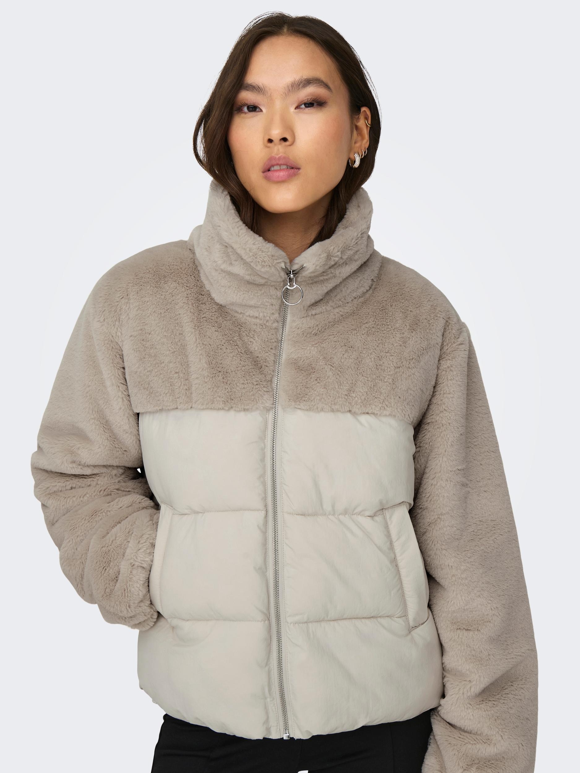 ONLY Steppjacke »ONLWANJA – Jacke mit Plüschdetails und hohem Kragen« regular fit, modisch, Web, Materialmix, hochschließend