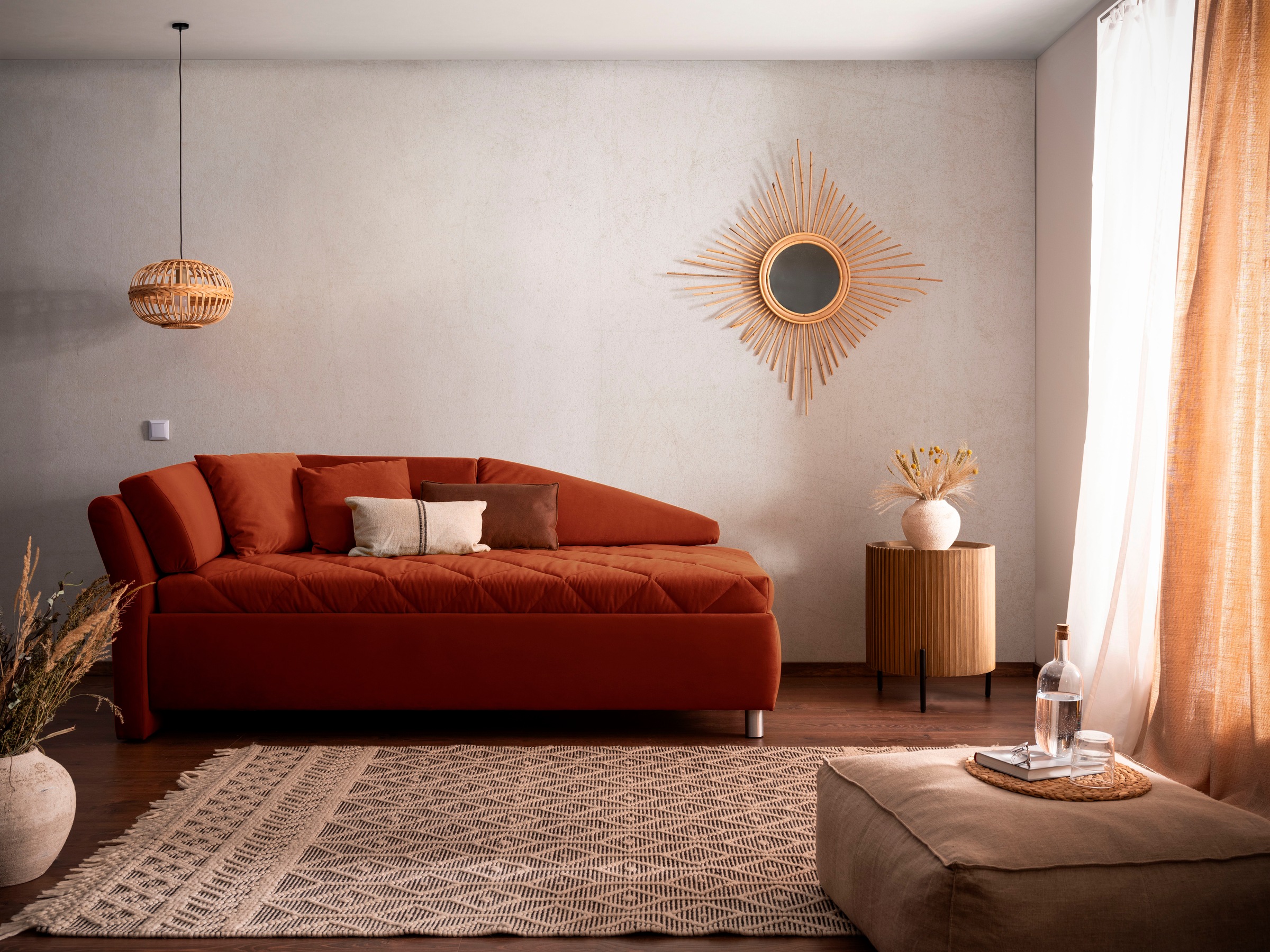 alina Schlafsofa »Lindsay«, Bettkasten, Zierkissen-Set aus: 2 Stk. 40x40cm, 1 Stk. 30x30cm