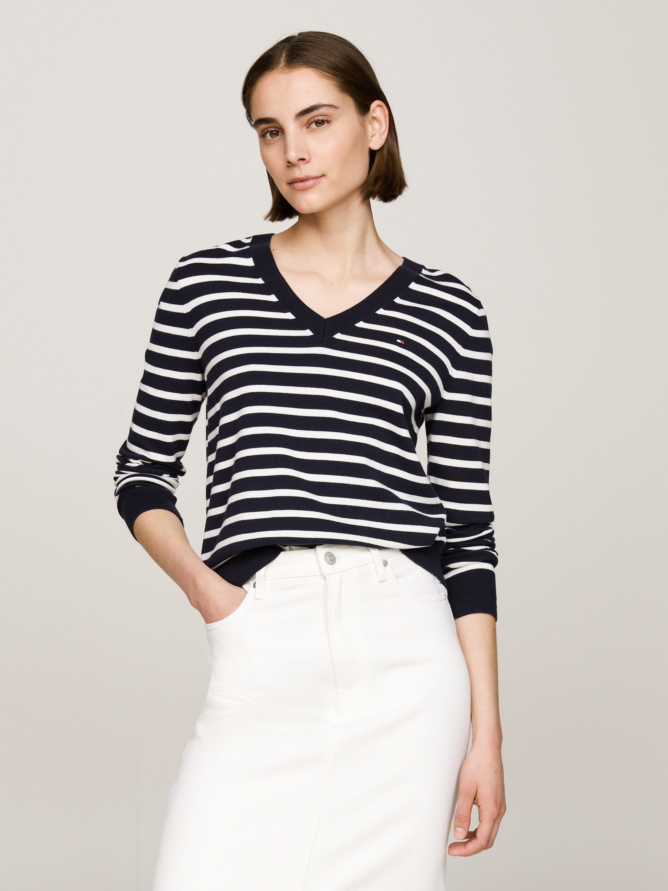 Tommy Hilfiger V-Ausschnitt-Pullover, mit Logo-Stickerei