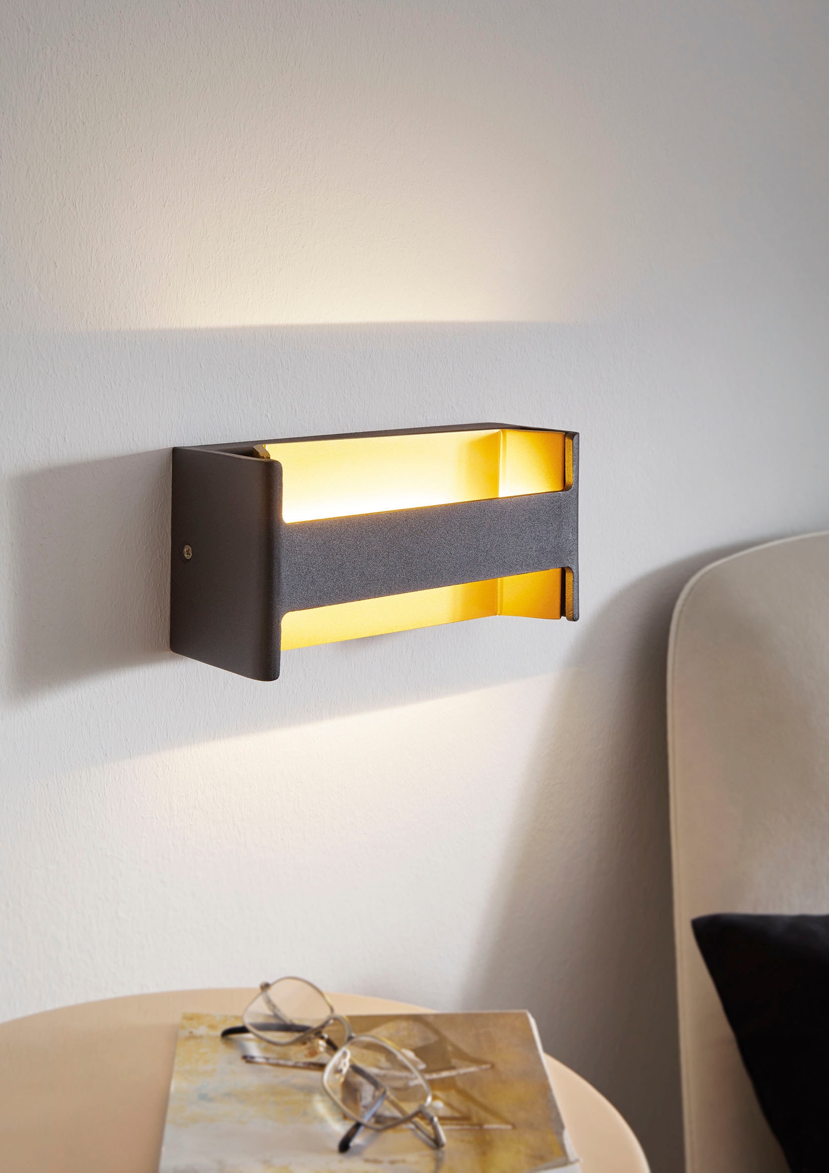 EGLO Wandleuchte »FELONICHE Wandlampe, Alu und Kunstoff, IP20, Wohnzimmerlampe, Lampe«, 1 flammig, Leuchtmittel LED-Board | LED fest integriert, Wand-/Deckenleuchte, L22 x H10 x AL7,5 cm, schwarz, gold, 10W inkl.