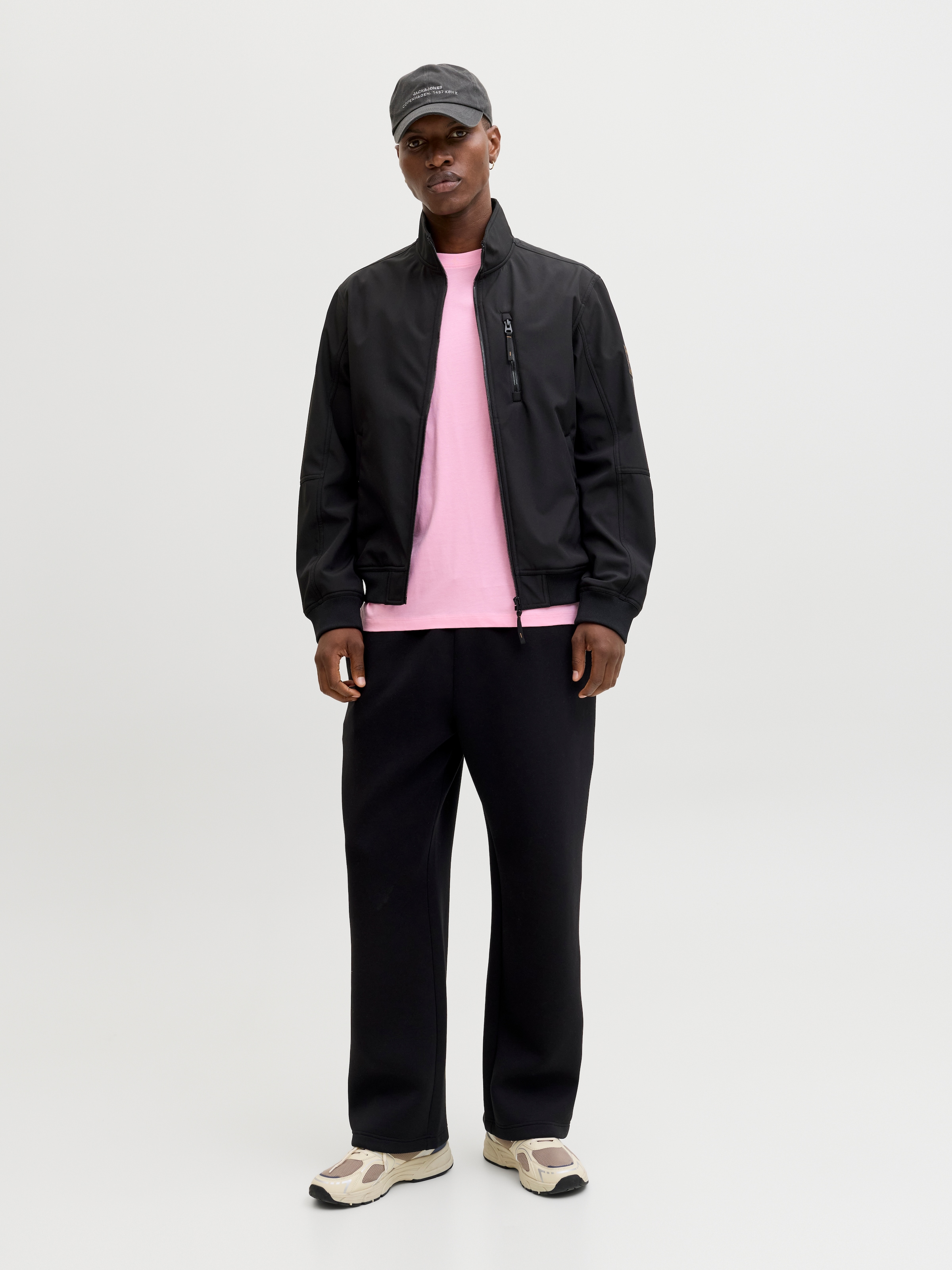 Jack & Jones Softshelljacke »JJEPARKER SOFTSHELL BOMBER SN« Softshelljacke, aus Polyester, modischer Fit, mit Brust-Reißverschluss