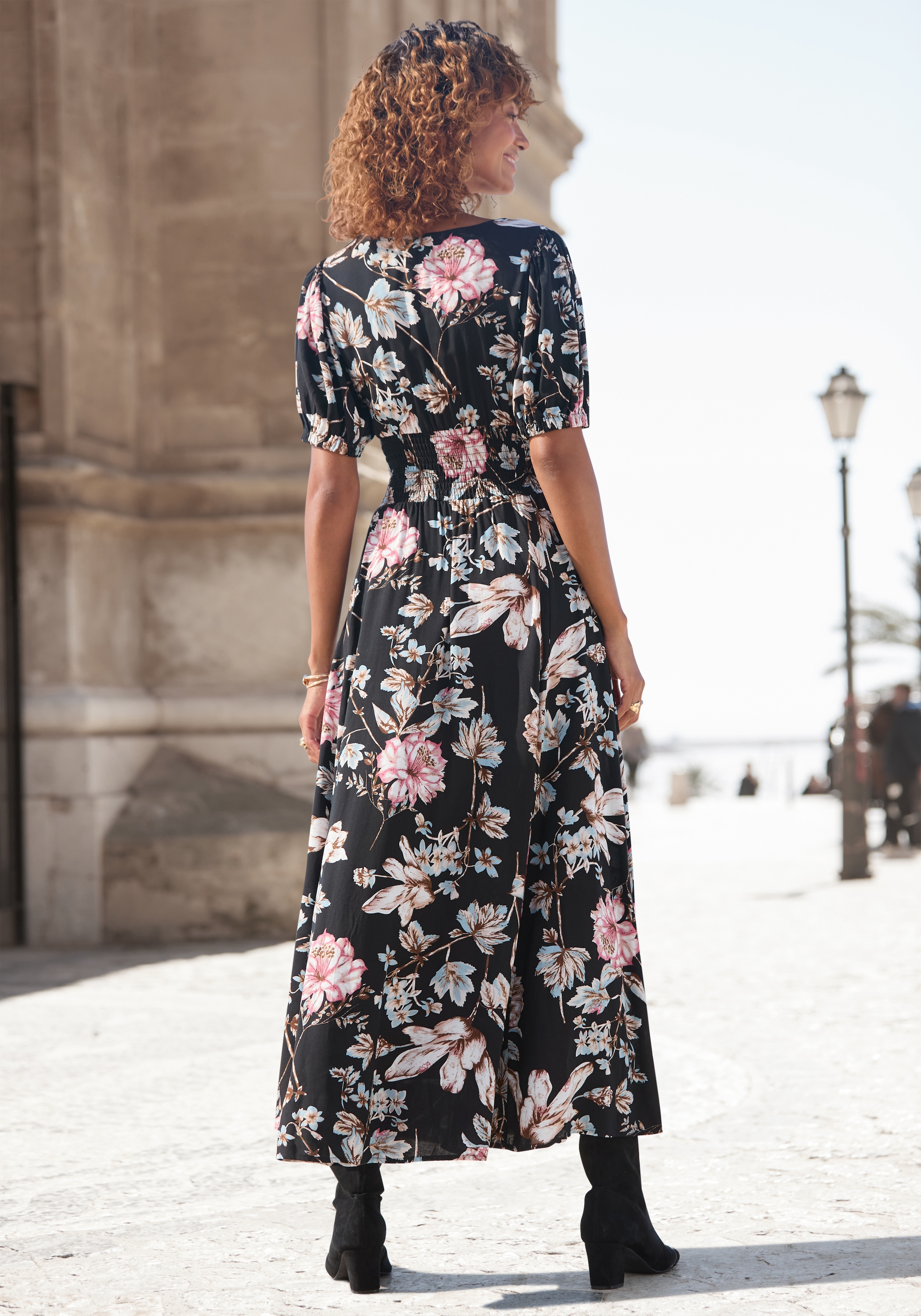 LASCANA Maxikleid, mit Blumendruck und leichten Puffärmeln, Sommerkleid, casual-elegant