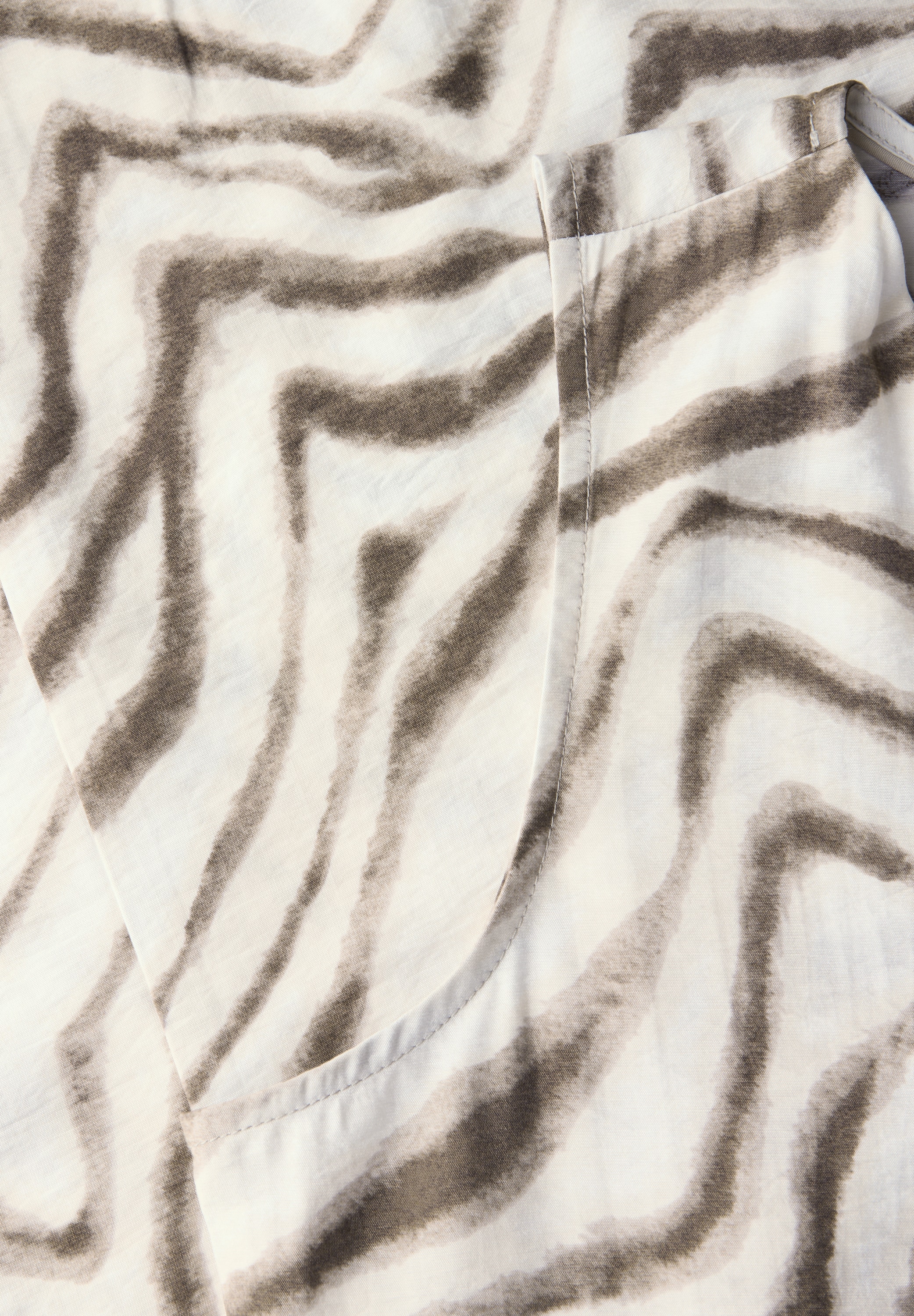 STREET ONE Midikleid, mit grafischem Muster