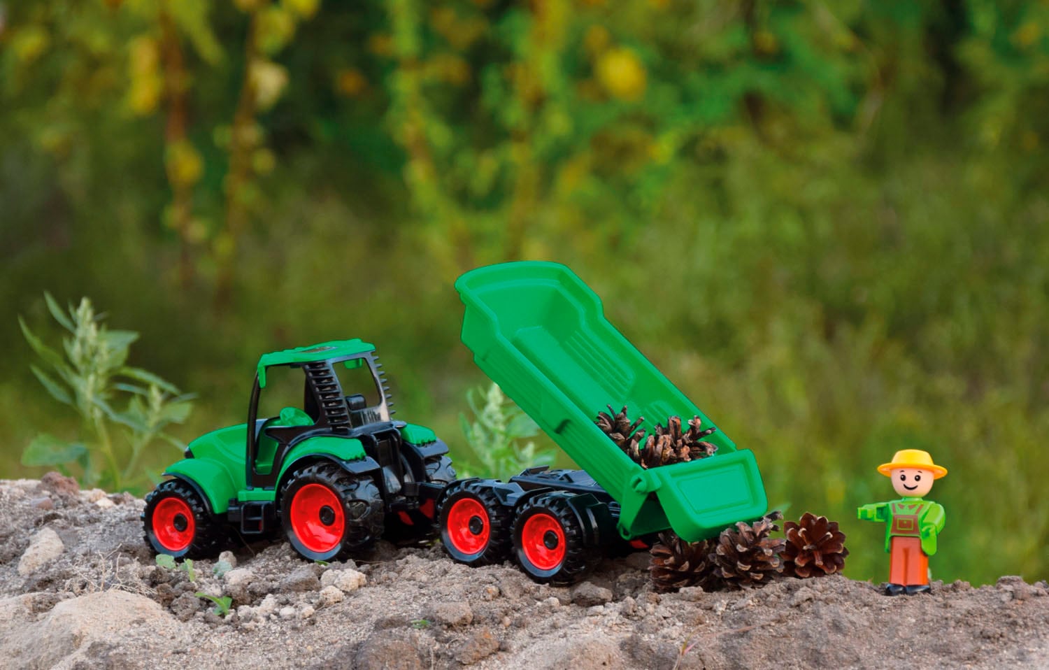 Lena® Spielzeug-Traktor »Truckies« mit Anhänger; inklusive Spielfigur; Made in Europe