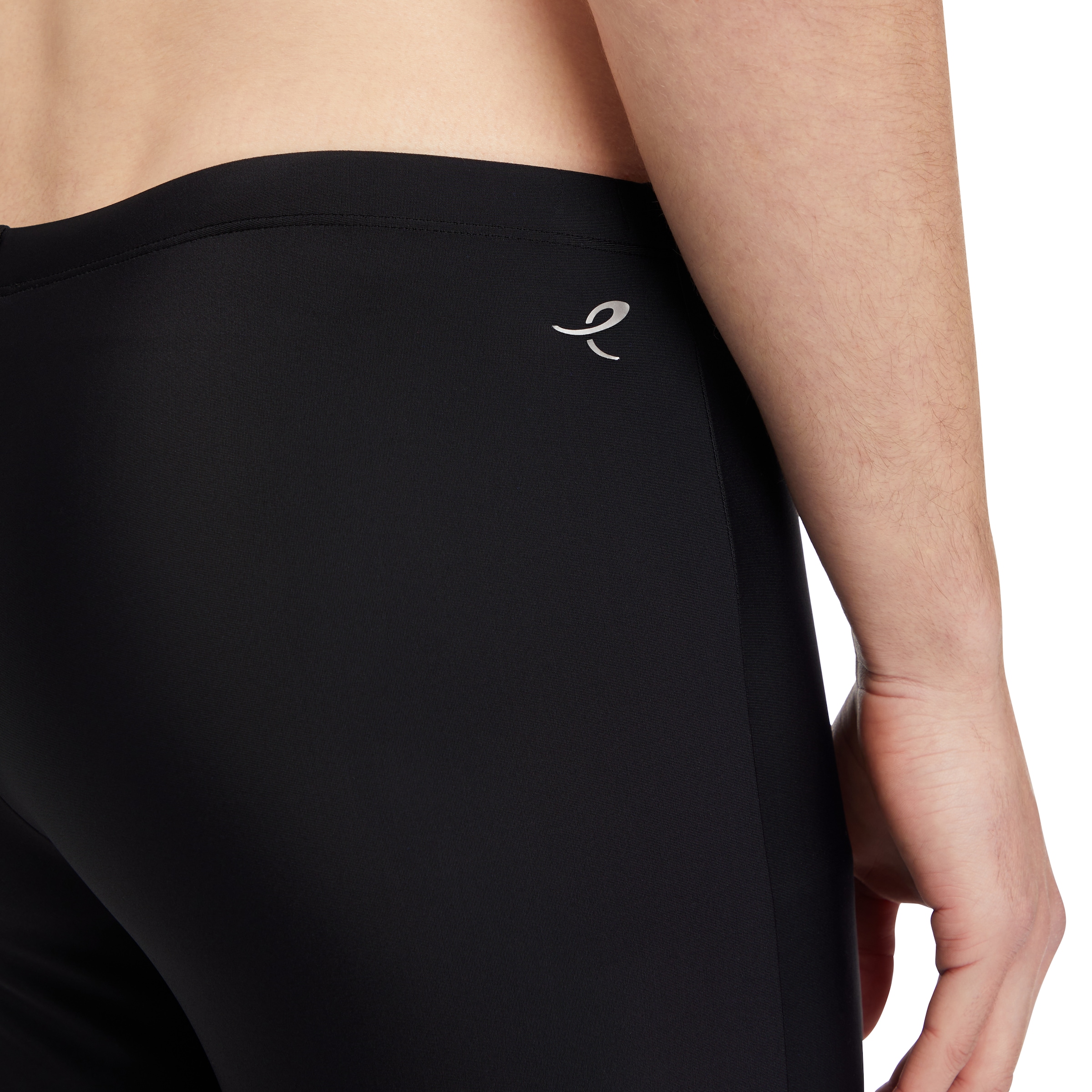 McKINLEY Badehose »HE.-BADEHOSE NORM JAMMER M« sportlicher Jammer-Schnitt, körpernahe Passform, unifarbenes Design