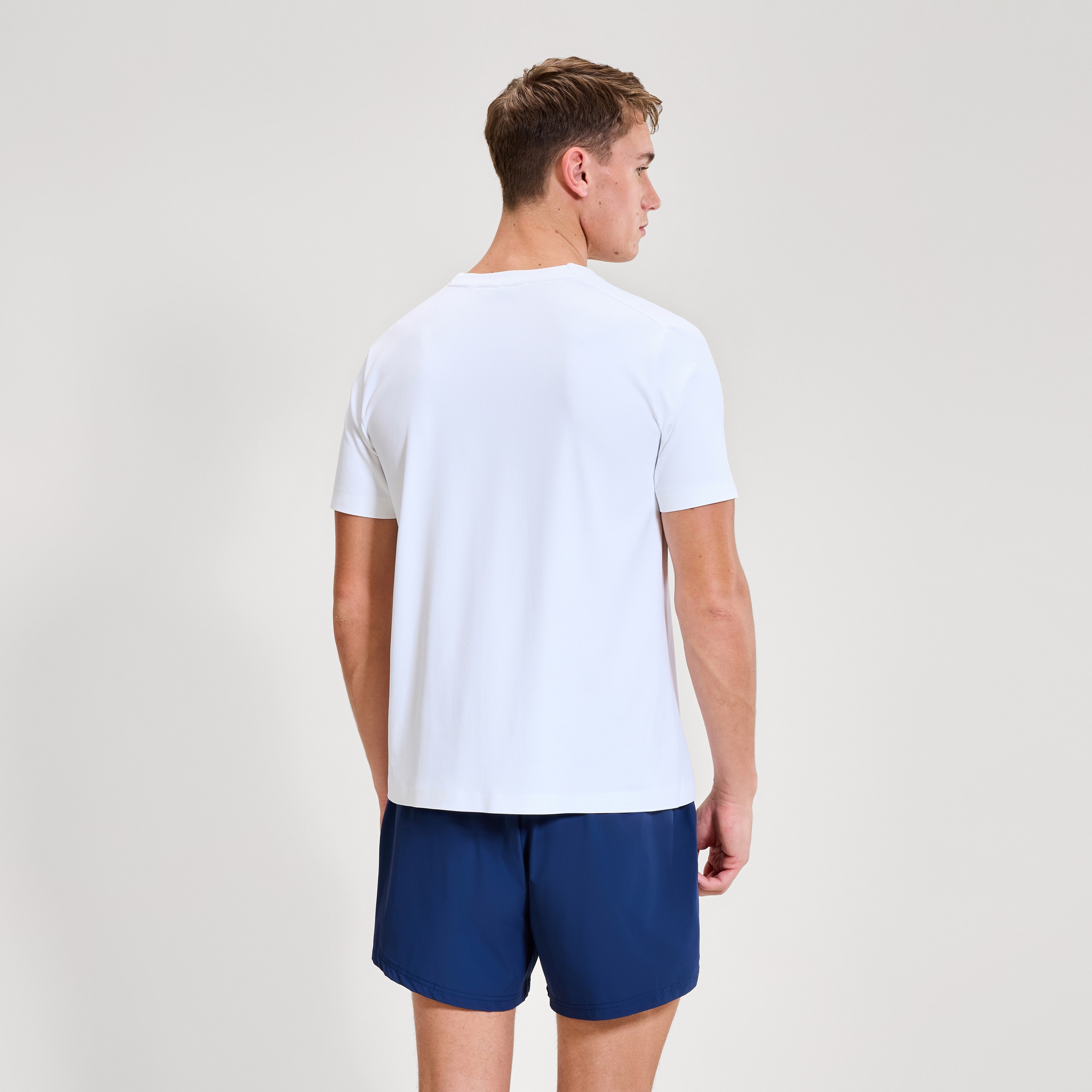 Ellesse Funktionsshirt »TELLER TEE« mit Rundhalsausschnitt, aus Polyamid und Elasthan, Kurzarm