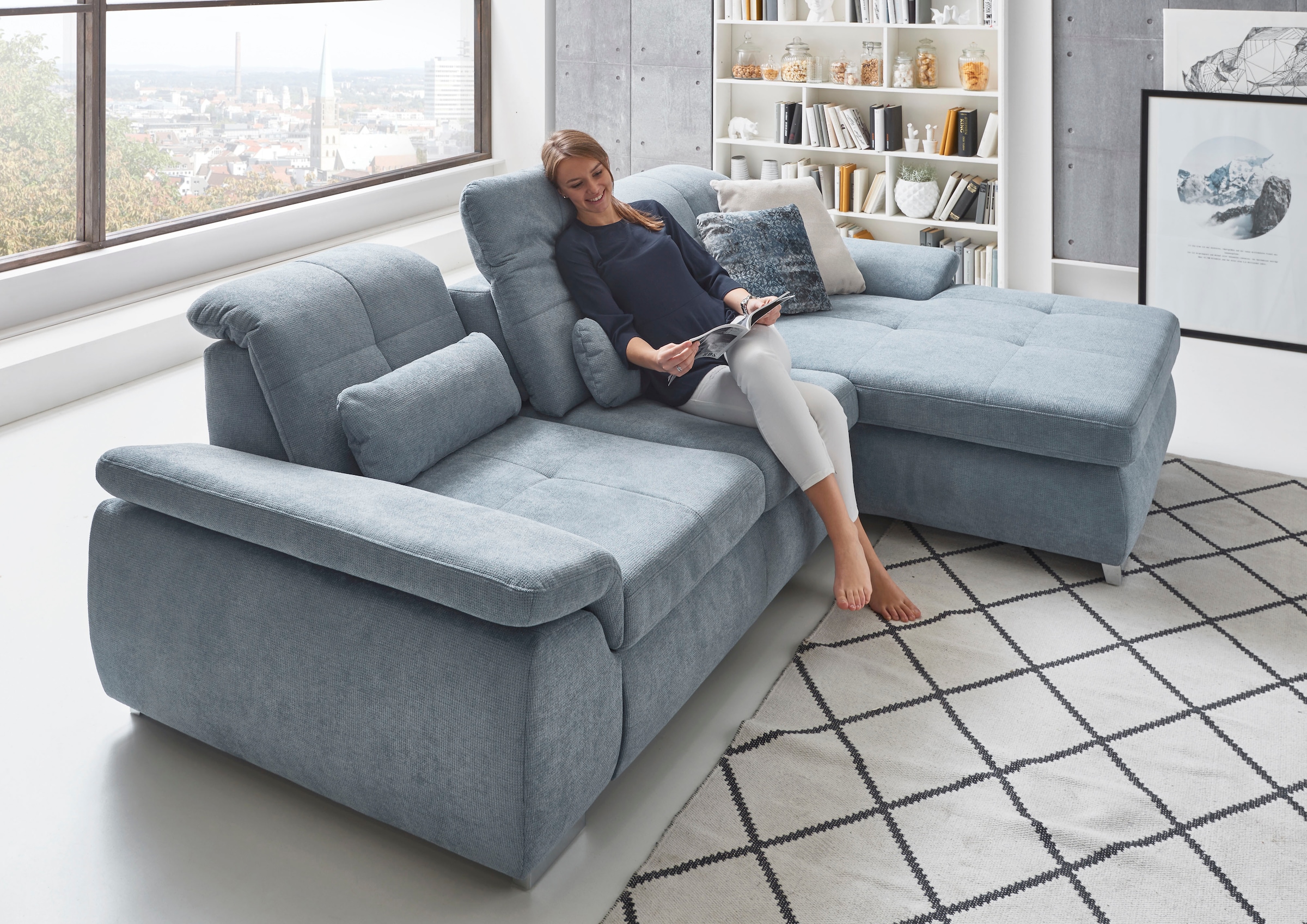 Die PlanBar Ecksofa »MP-IN16037 L-Form mit Kaltschaum-Polsterung«, mit Sitztiefenverstellung & Zierkissen