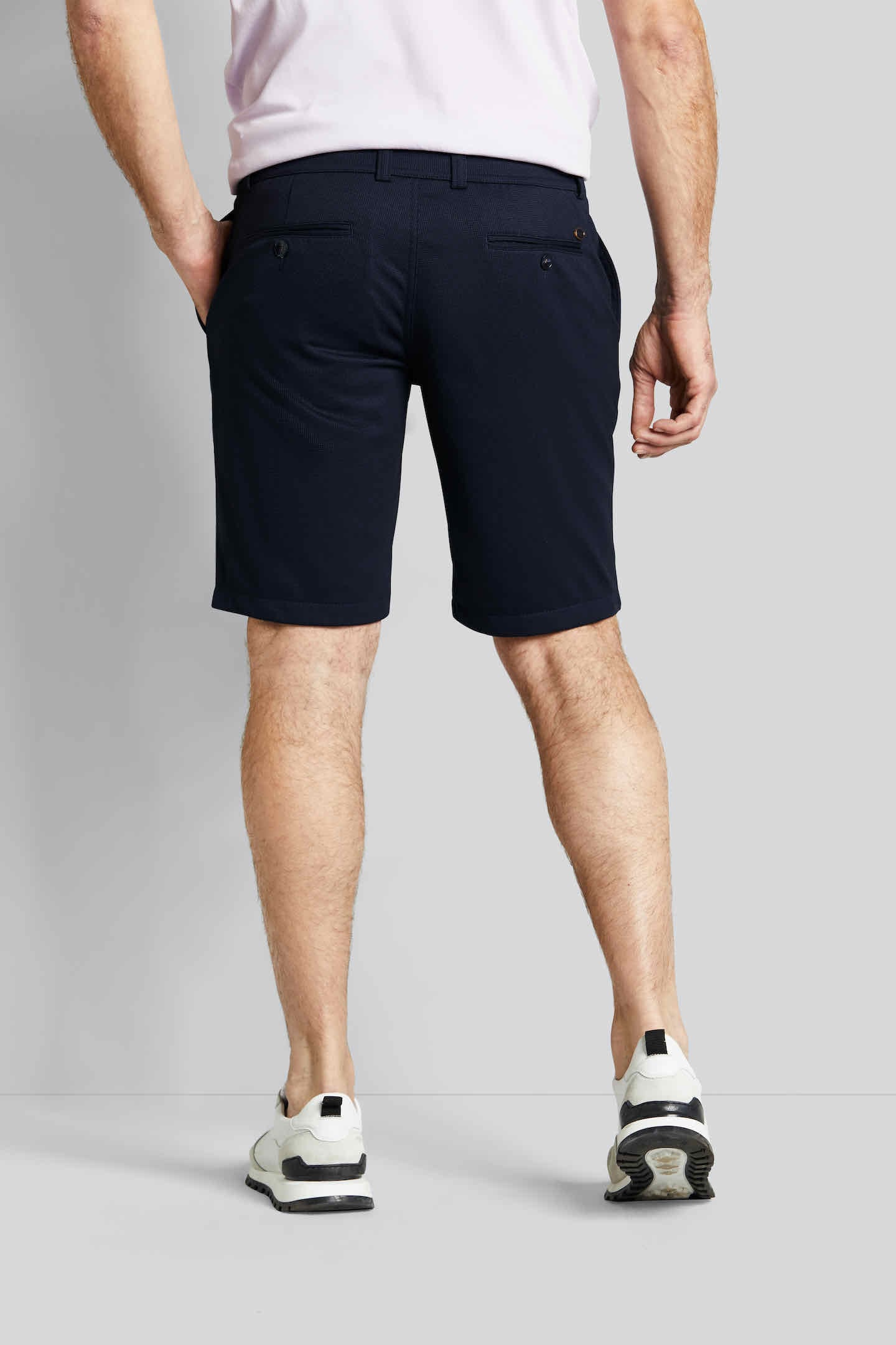 2. Bild von bugatti Bermudas, im lässigen Look