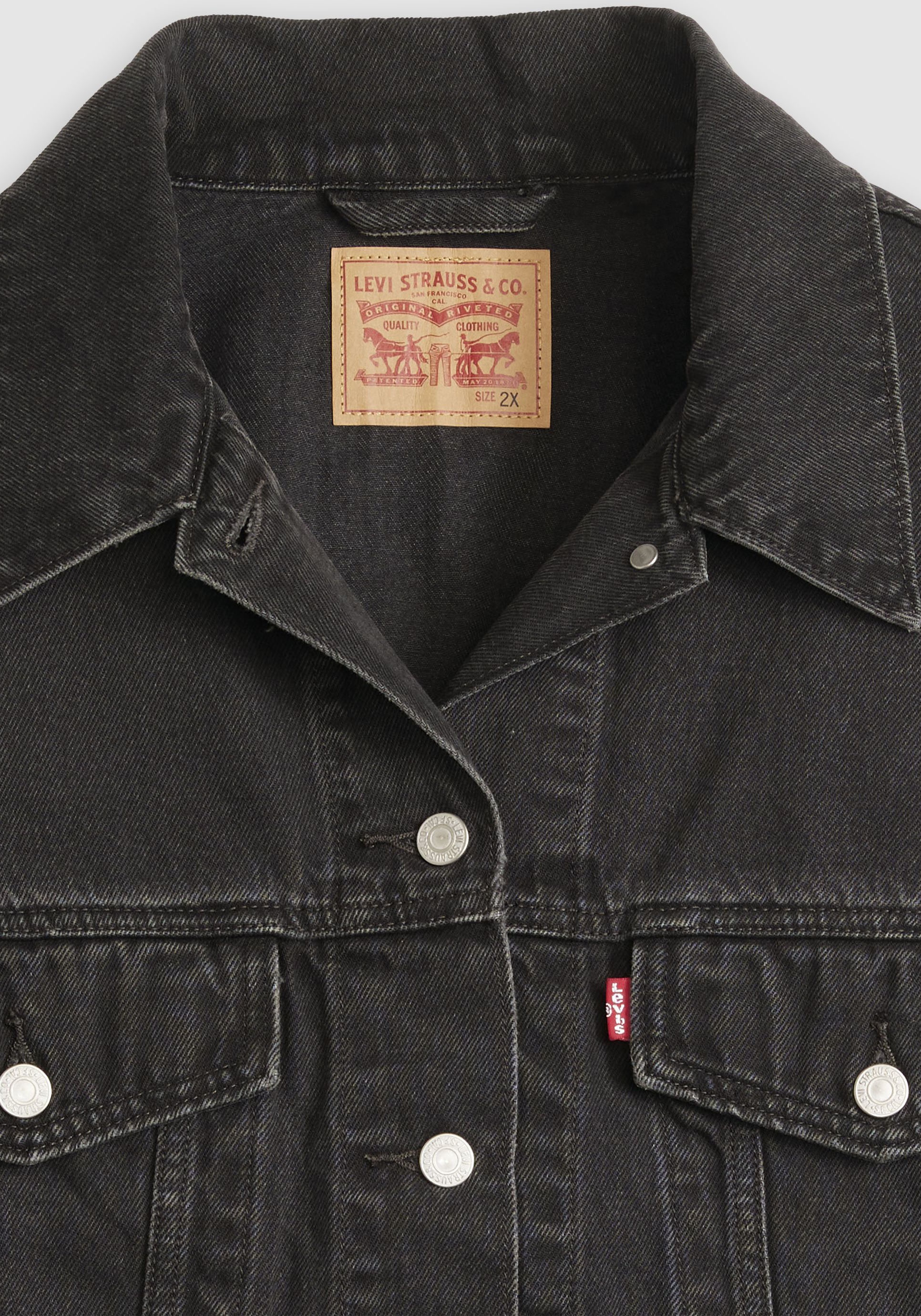 Levi's® Plus Jeansjacke »TRUCKER« in leichter Used-Waschung