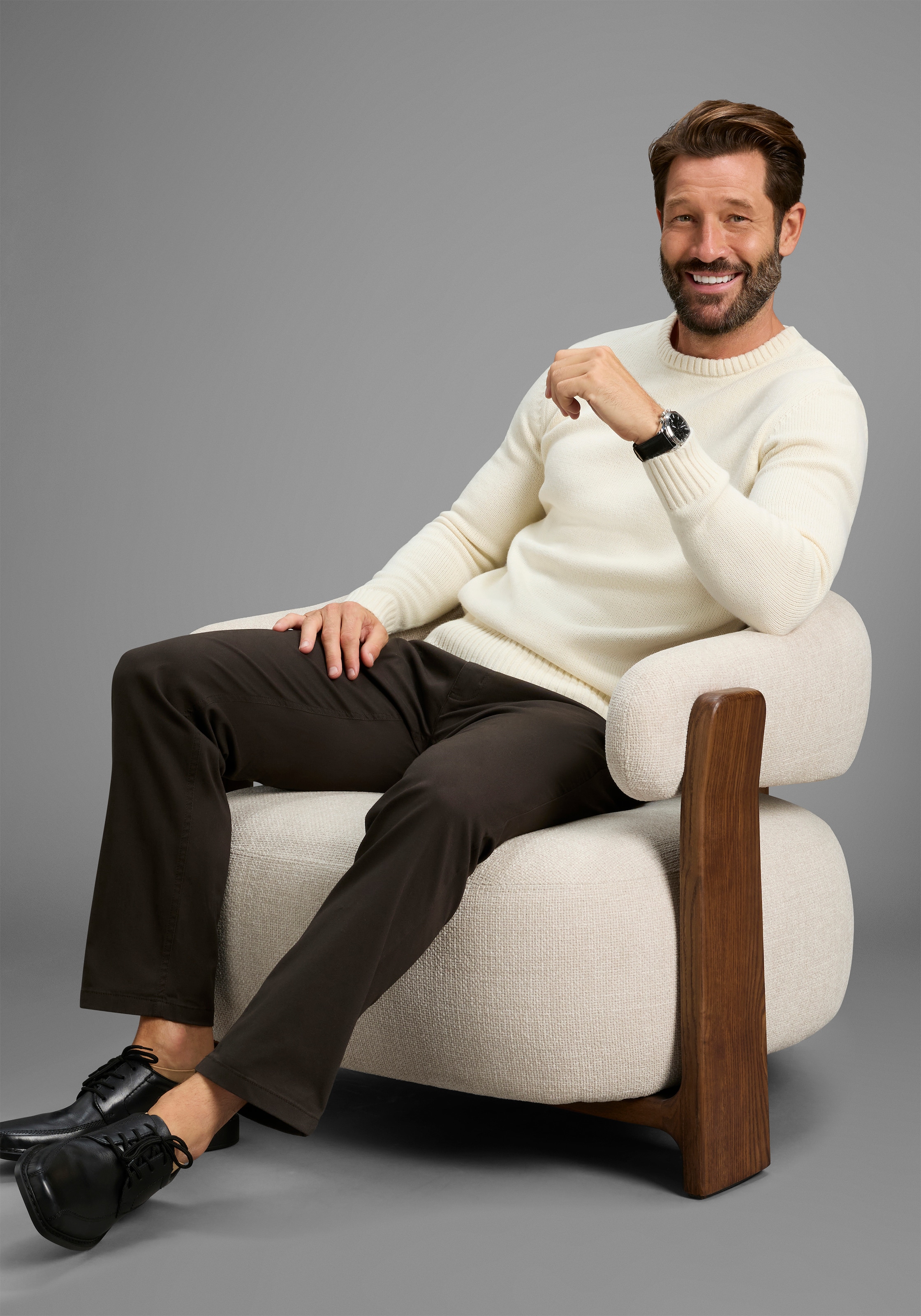 Man's World Rundhalspullover »Neue Kollektion! Zeitlos & vielseitiger Basic Style« melierte Optik ,weicher Griff, Perfekt für die kältere Jahreszeit