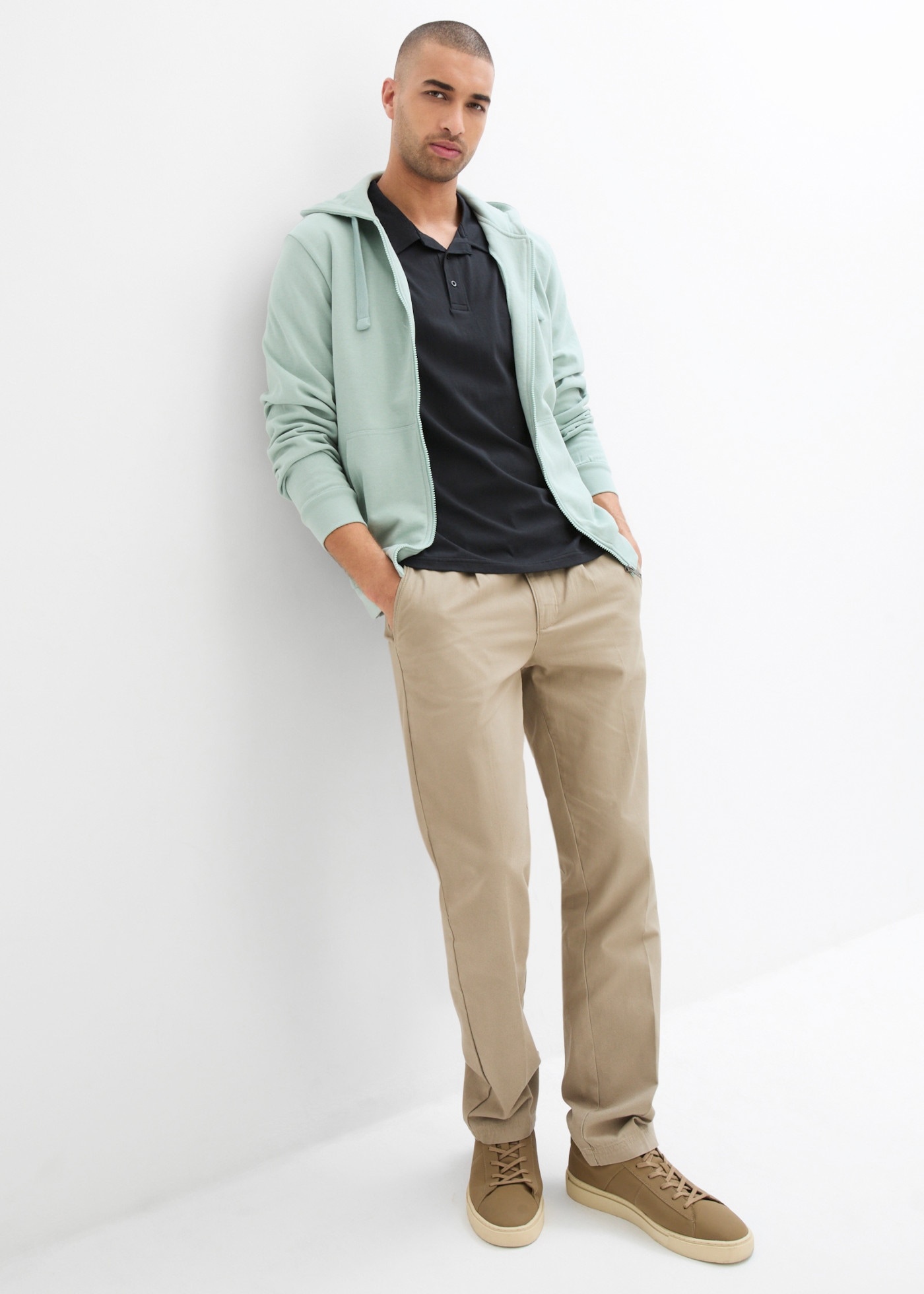 bonprix Poloshirt Basic-Form, kurze Druckknopfleiste, Umlegekragen, reine Baumwolle