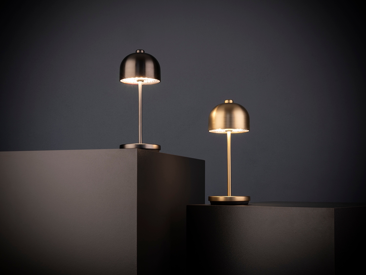 APS LED Tischleuchte »"JOSEF Mini" Kabellose USB-C Tischleuchte«, 1 flammig, Leuchtmittel LED-Modul | LED fest integriert, Spritzwasssergeschützt IP 54, inkl. Dockinstation und Fernbedienung