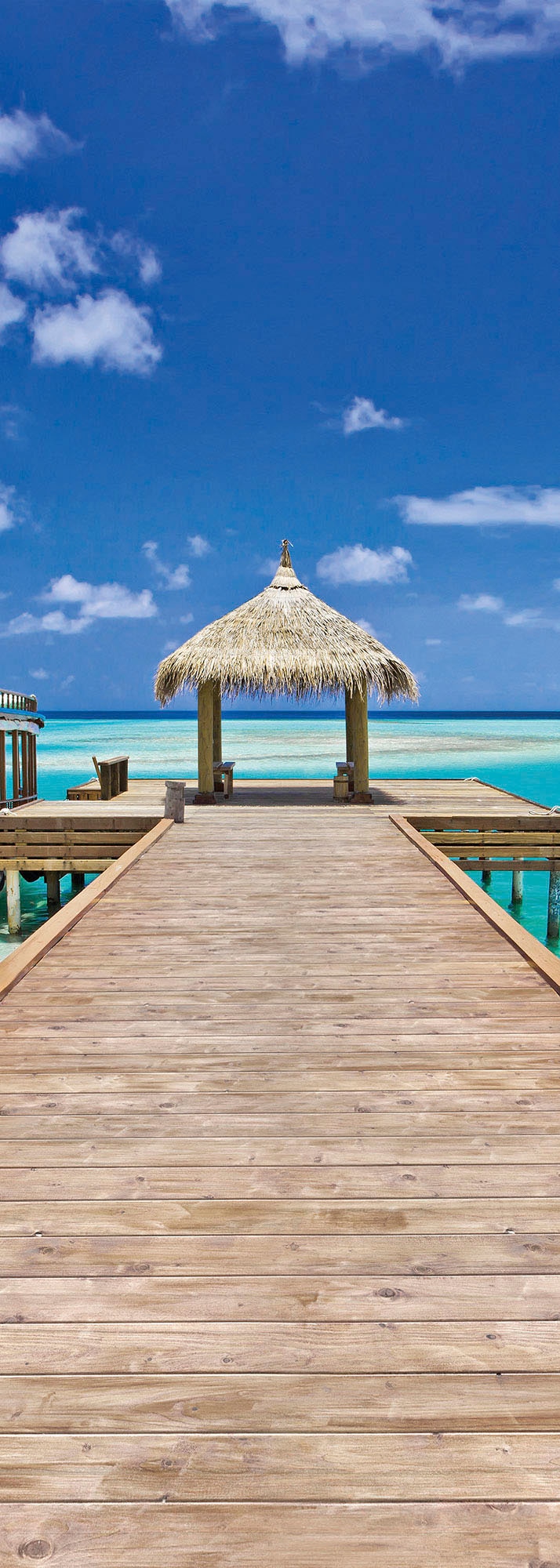Komar Fototapete »Digitaldruck Vlies - Beach Resort - Größe 100 x 280 cm«, bedruckt, Wohnzimmer, Schlafzimmer