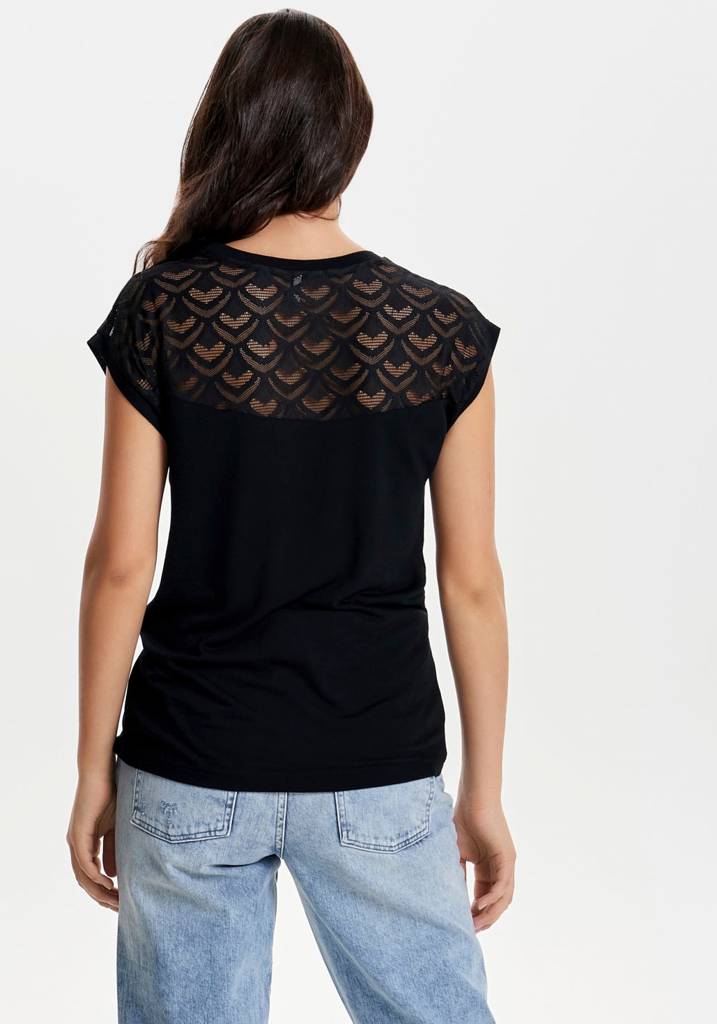 ONLY Spitzenshirt »ONLNICOLE – Spitzendetails für eleganten Auftritt im Alltag« figurbetont, Jersey, Viskose, Rundhals, unifarben