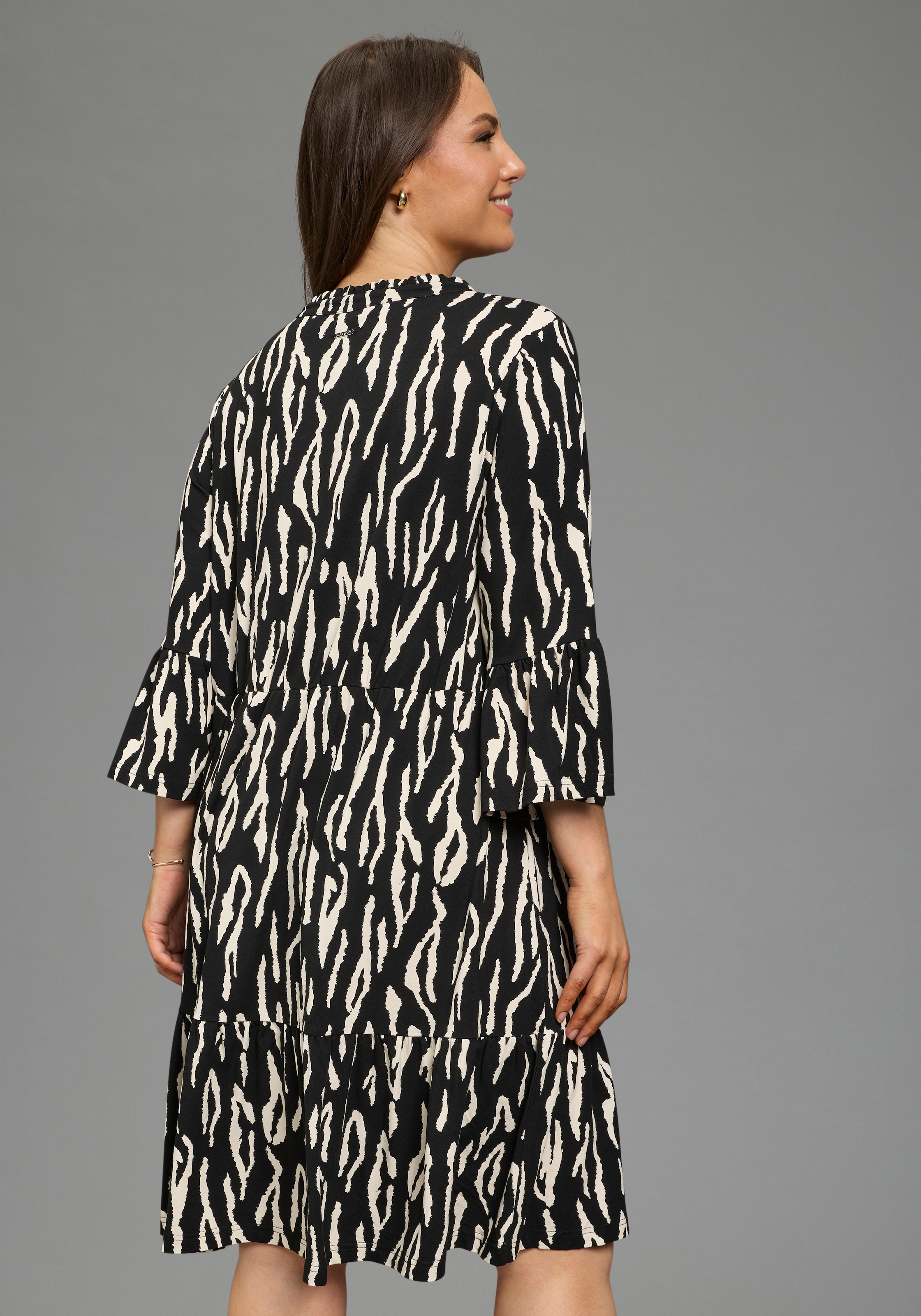 Laura Scott CURVE Jerseykleid figurumspielende Passform mit Volants, aus Viskosemischung