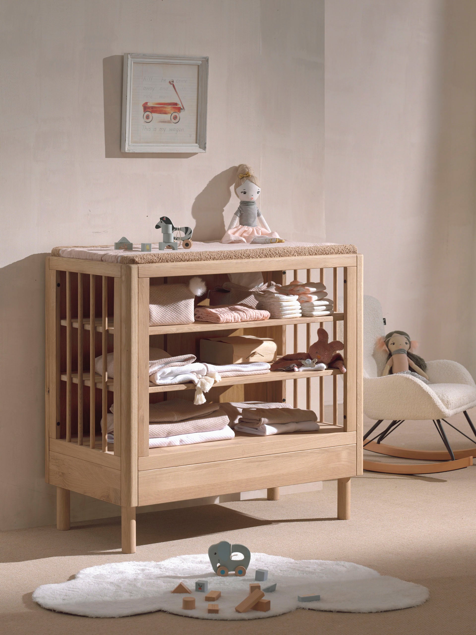 Home affaire Wickelkommode »Wickelregal aus massvier Eiche natur geölt, zeitloses Design«, bis 11 kg, mit 3 geräumigen Fächern, stabil und standfest gebaut, 100 cm