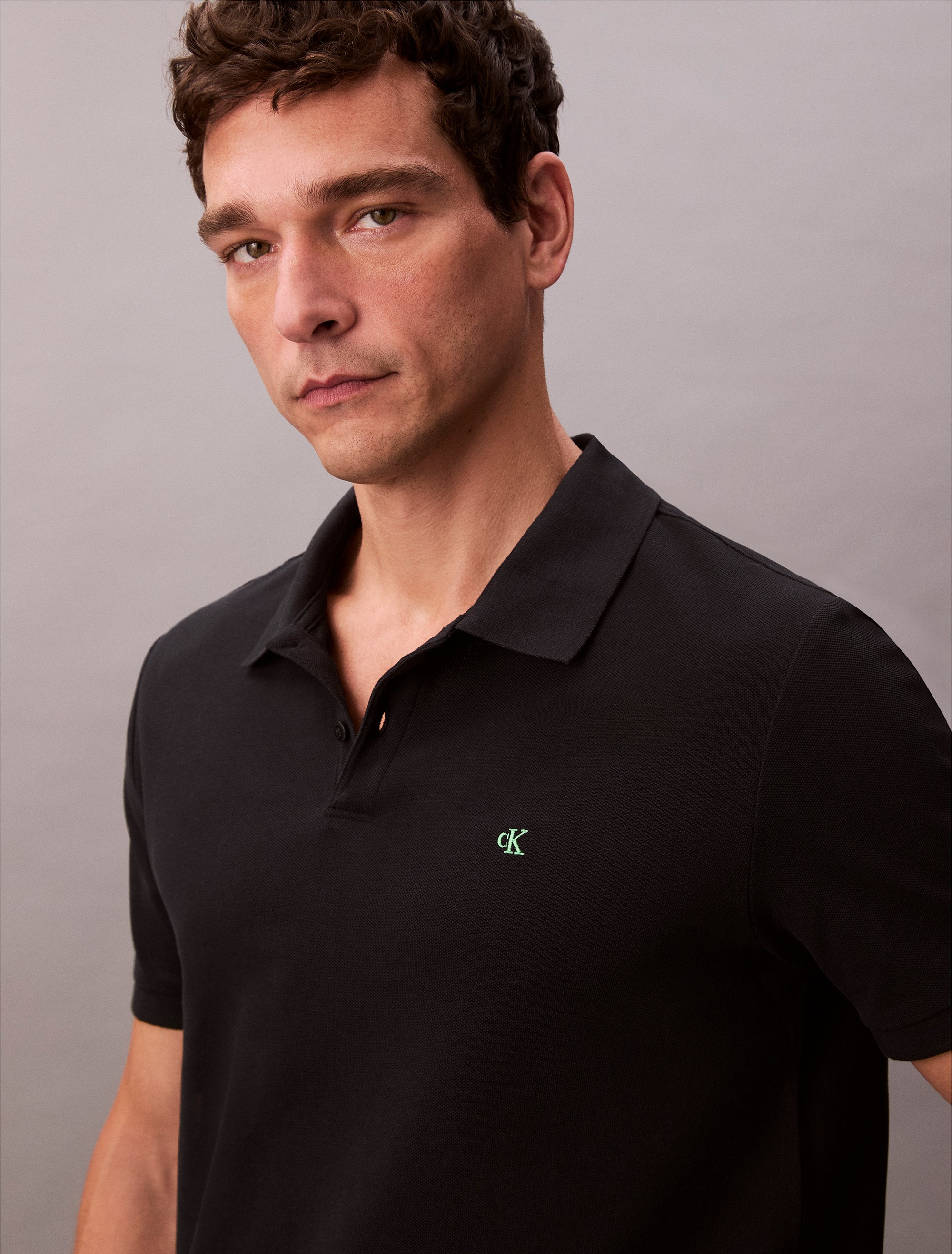 Calvin Klein Jeans Poloshirt »SS CASUAL PIQUE CLASSIC POLO«, Mit Rundhalsausschnitt