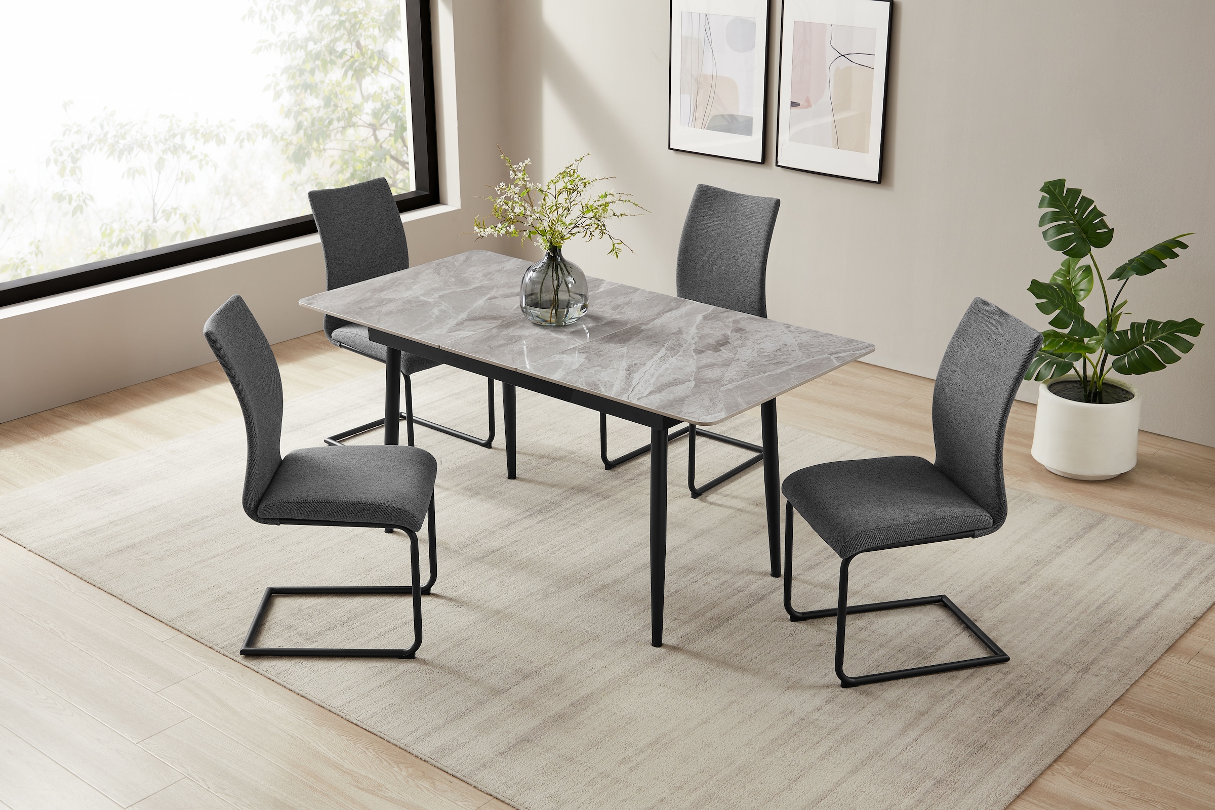 OTTO home Essgruppe »Stevian« Set, Ausziehbarer Esstisch + 4 Stühle, 5 Stk. tlg. Holz, Strukturstoffbezug, Freischwingerstühle, gesteppten Bänken