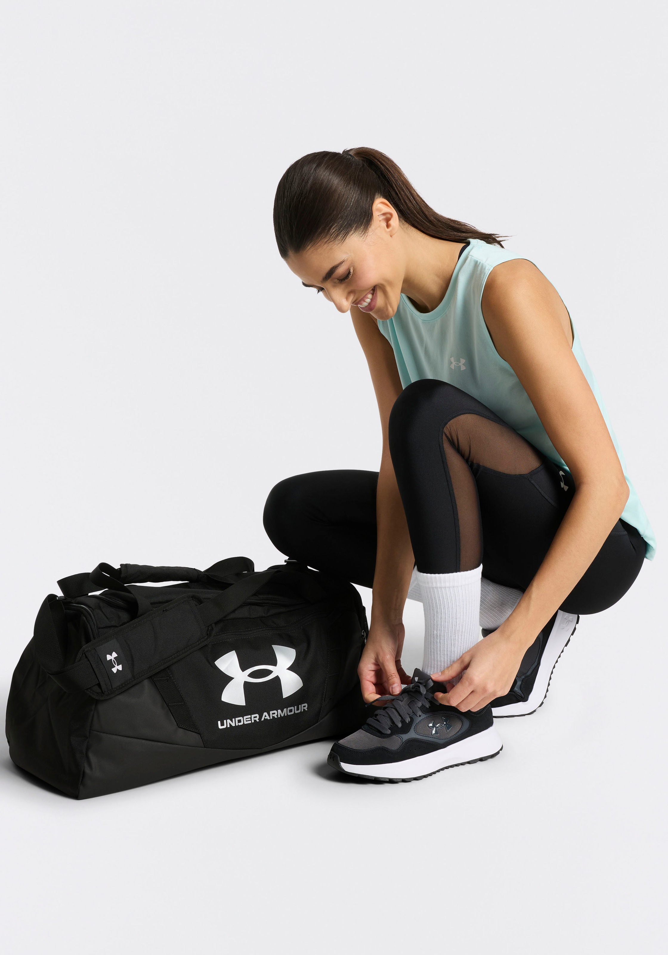 Under Armour® Sporttasche »UA UNDENIABLE 5.0 DUFFLE SM« mit großen belüfteten Fächern, mit Zip-Taschen und Innenfächern