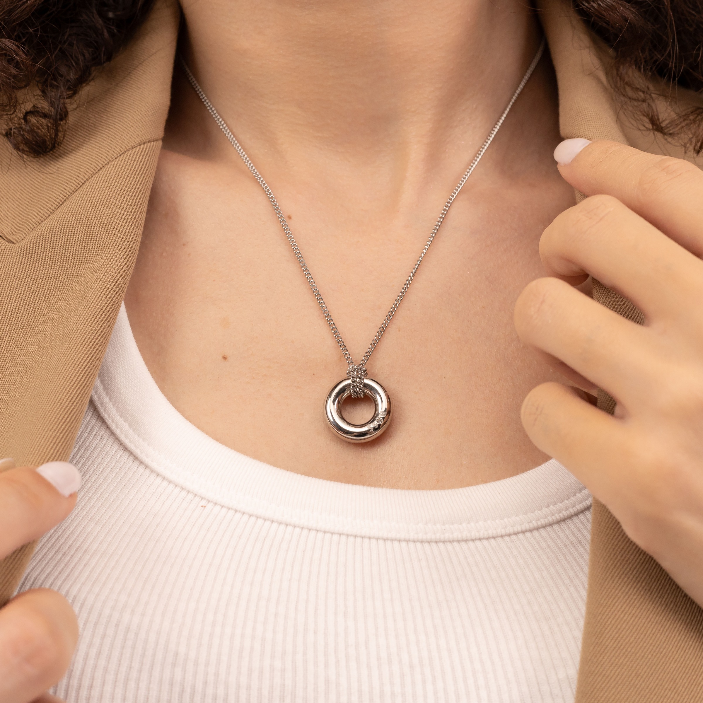 BOSS Kette mit Anhänger »LIVE, Kreis, 1580683, 1580684«, mit Preciosa Crystal