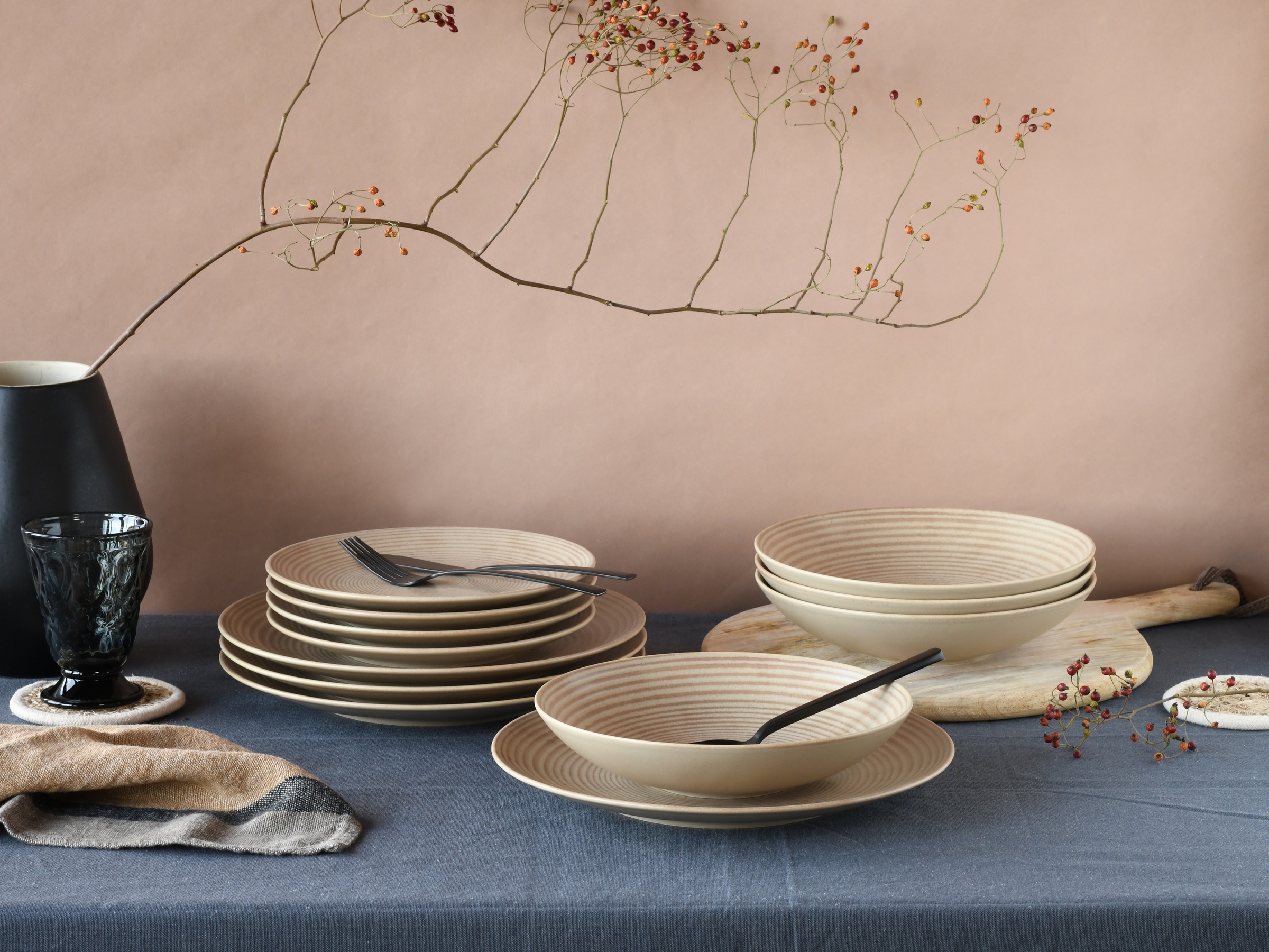 CreaTable Teller-Set »Catania, Tellerset 12-tlg.«, (Set, 12 tlg.), Vintage Farben, Ausdrucksstarkes Relief, Handwerklicher Charakter