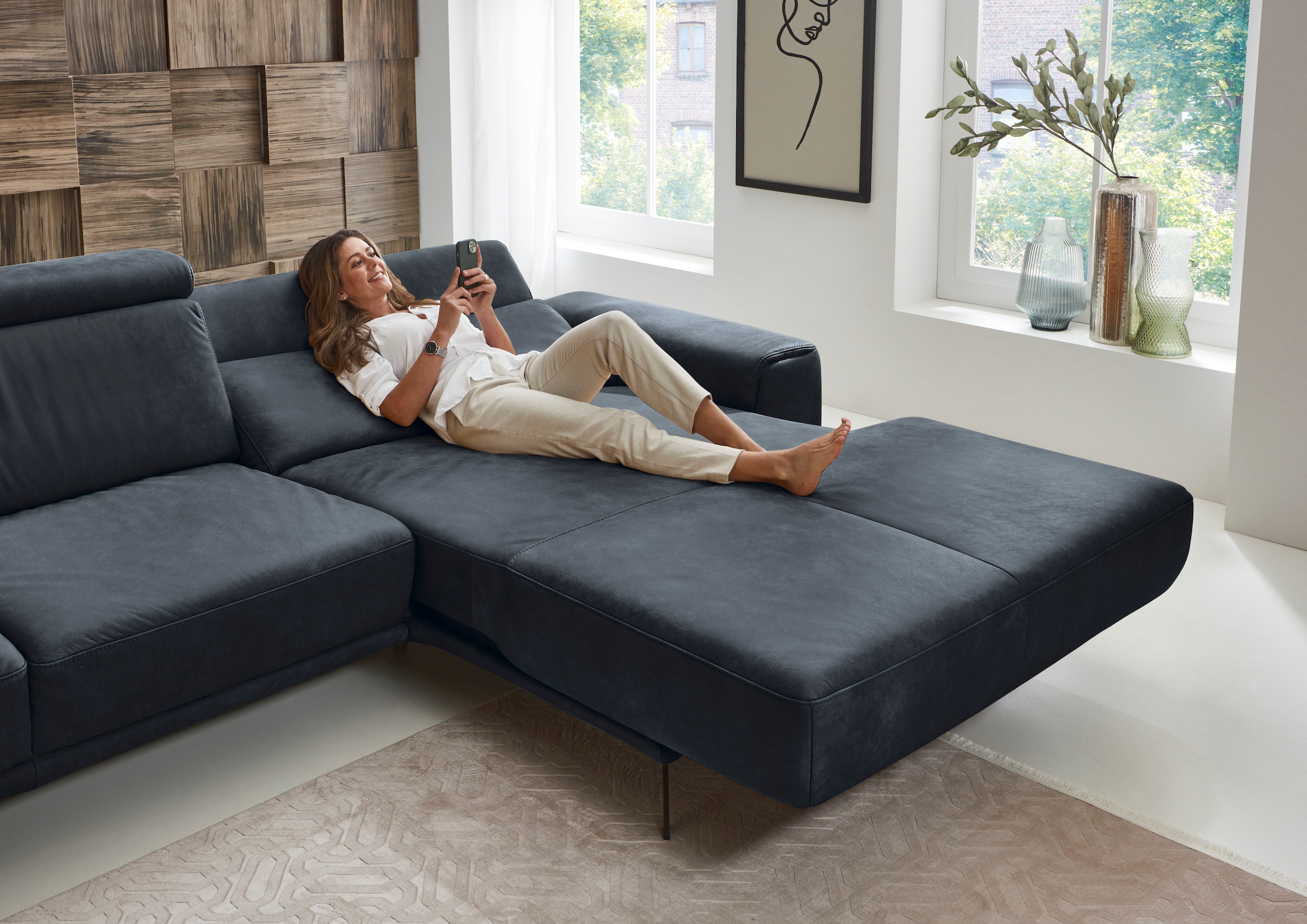 Die PlanBar Ecksofa »PN-EM22041 L-Form«, wahlweise motorisches Canape oder Sitztiefenverstellung