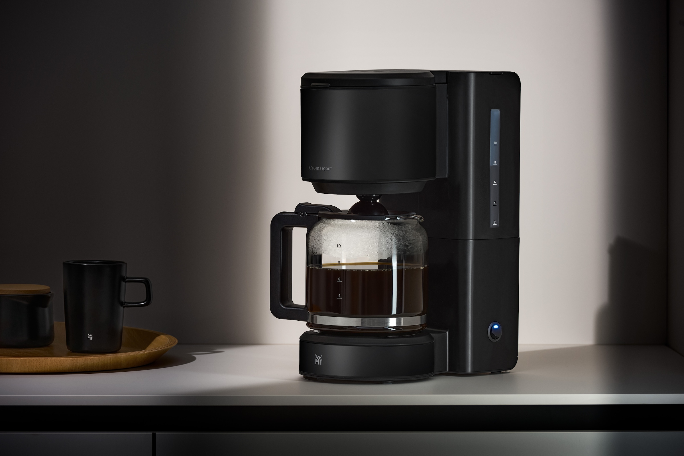 WMF Filterkaffeemaschine »Stelio Deep Black«, 1,25 l Kaffeekanne, Papierfilter, 1x4, 10 Tassen, Warmhaltefunktion, Abschaltautomatik, Cromargan, 1000 Watt