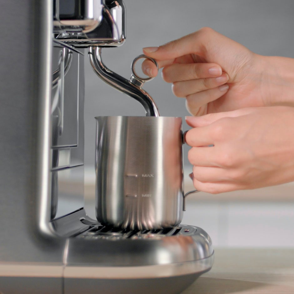 Nespresso Kapselmaschine »Creatista Pro SNE900 mit Edelstahl-Milchkanne« inkl. Willkommenspaket mit 7 Kapseln