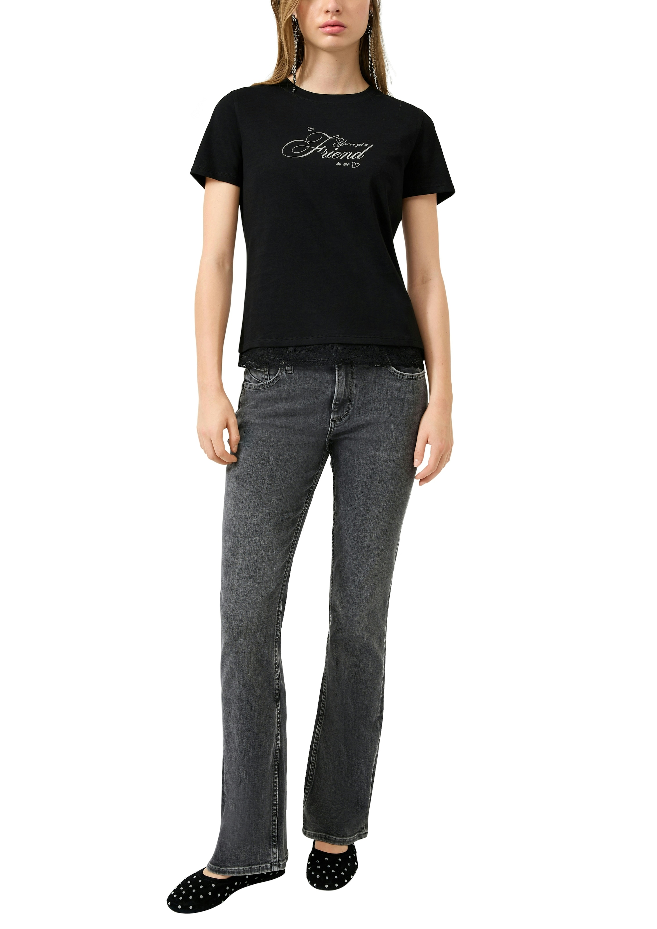 QS Rundhalsshirt mit Letter-Print und Spitze am Saum
