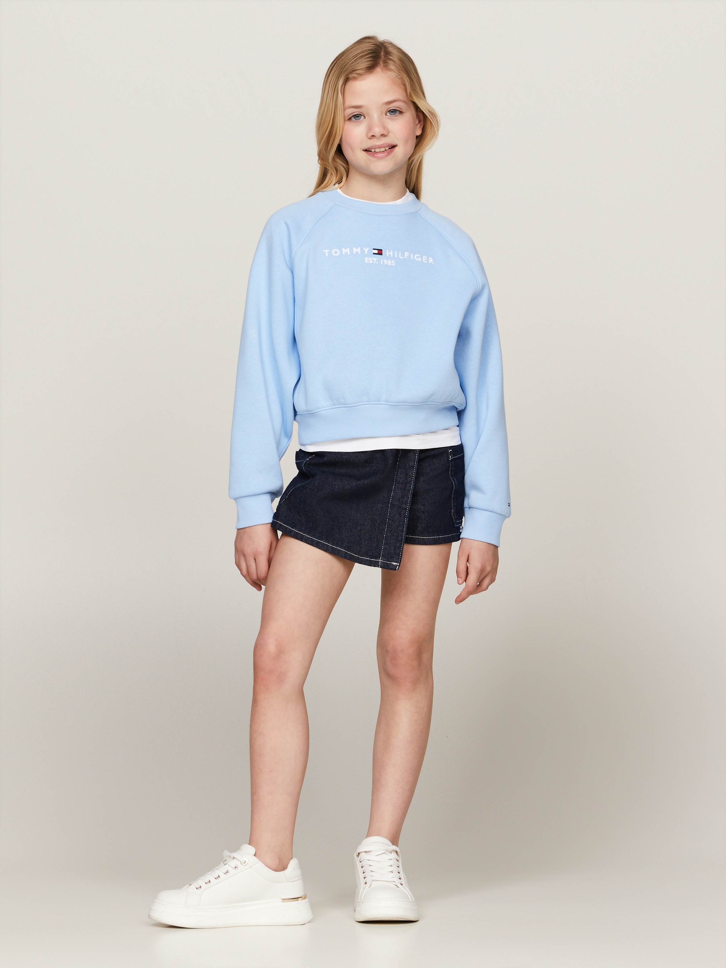 Tommy Hilfiger Sweatshirt »ESSENTIAL EMBROIDERED FLEECE CN«, Kinder bis 16 Jahre mit Logoprägung