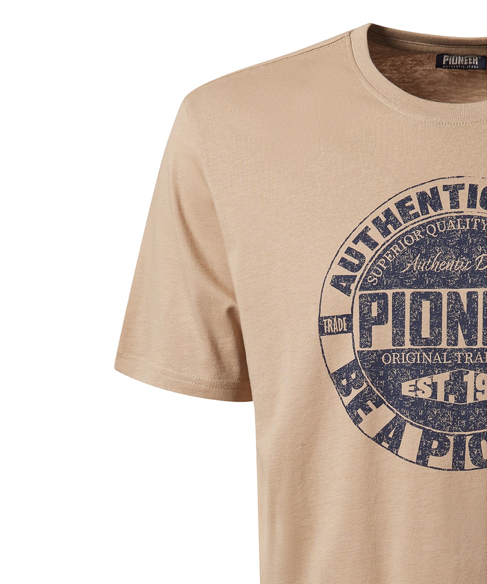 Pioneer Authentic Jeans T-Shirt in normaler Passform